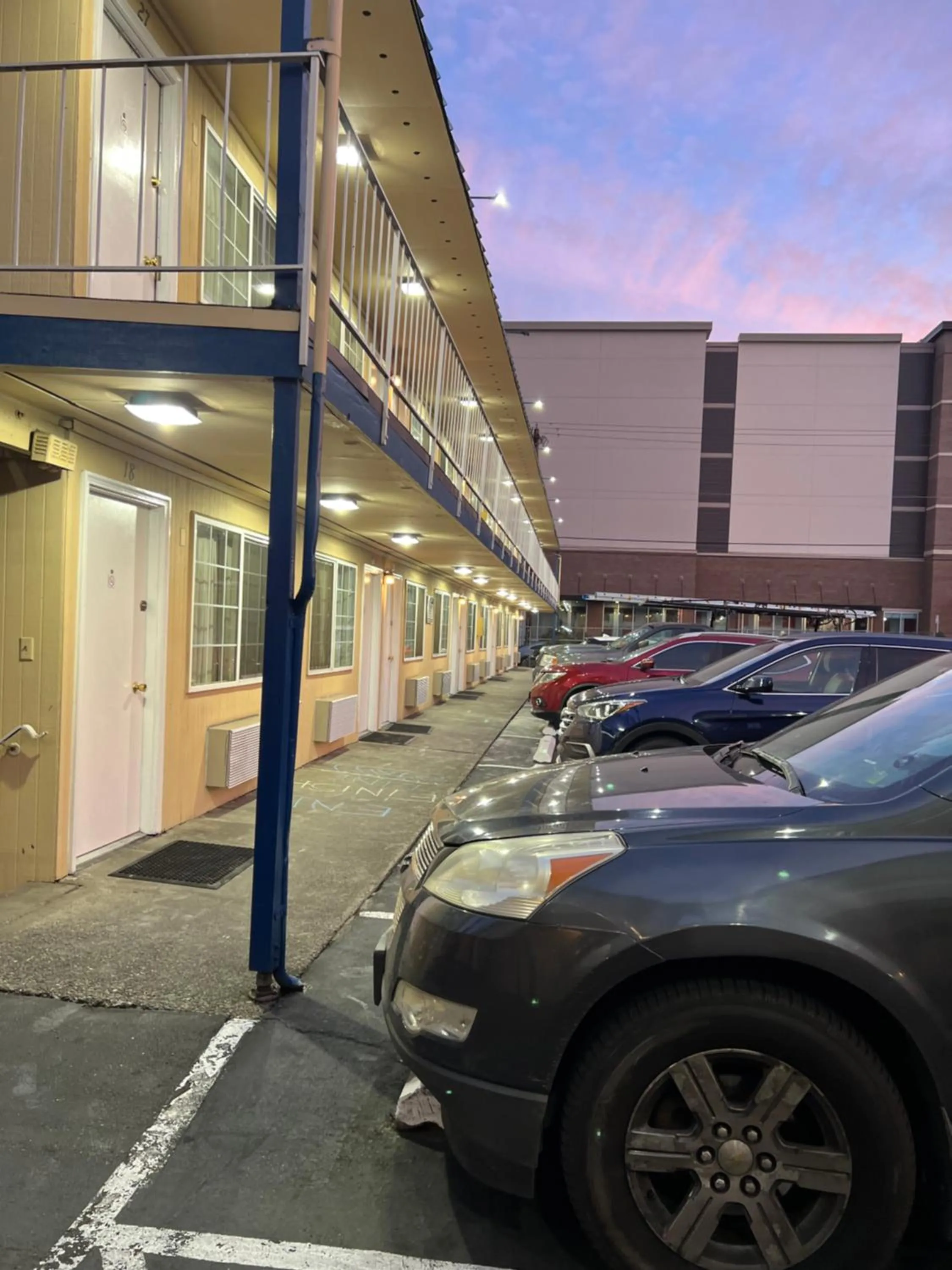 Property building in Columbus Motor Inn