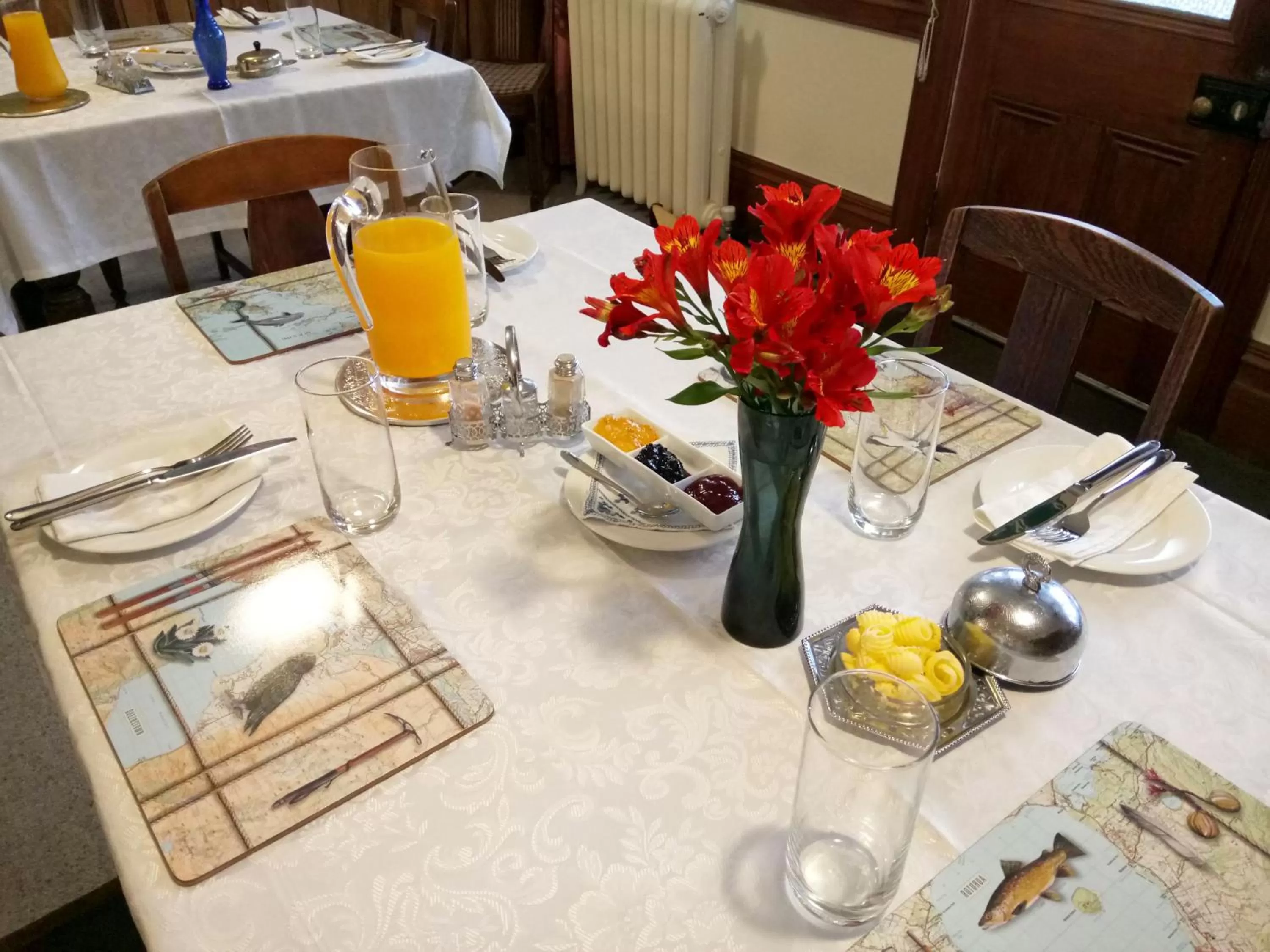Breakfast, Restaurant/Places to Eat in Braemar House B&B and YHA Hostel
