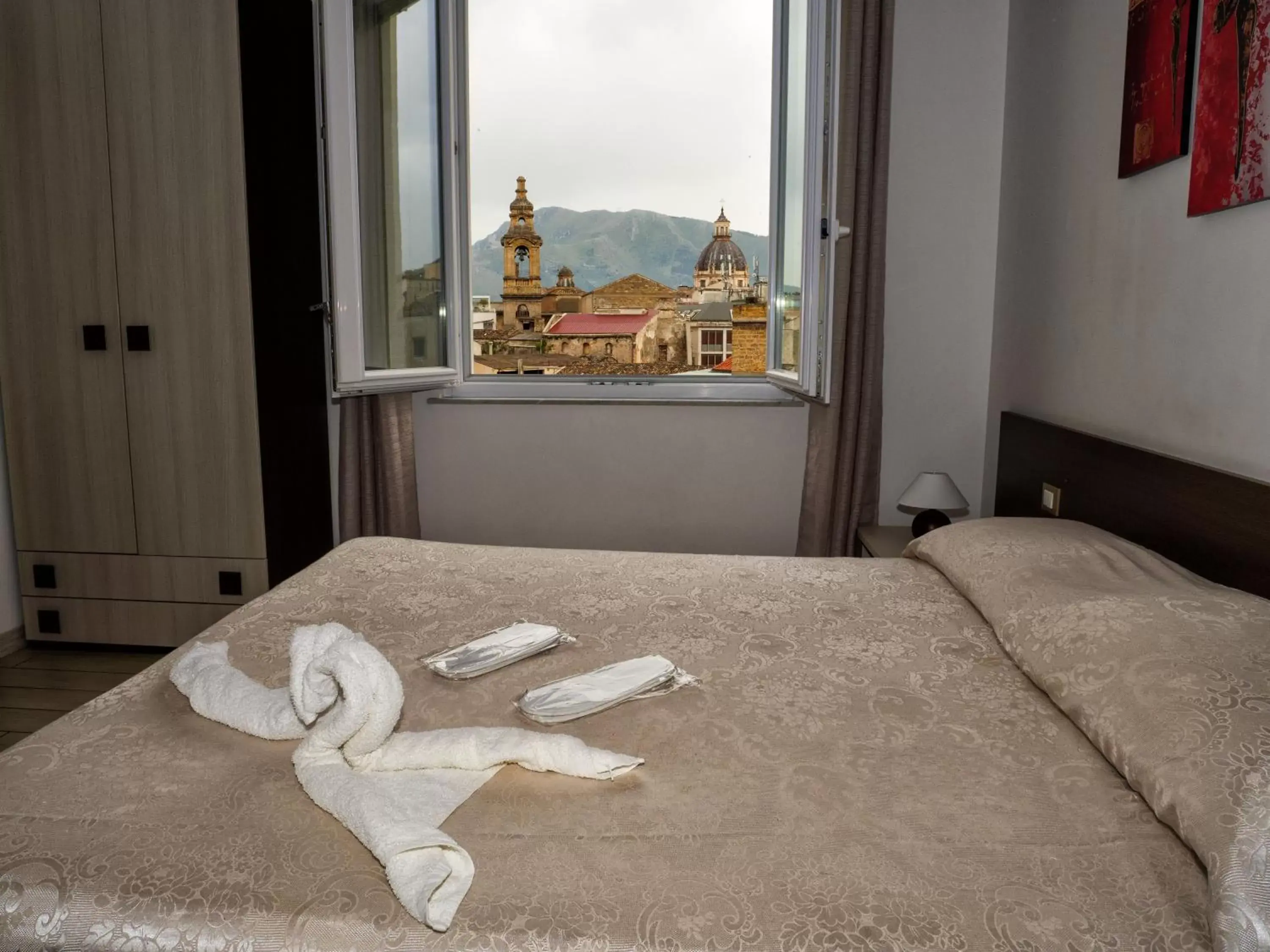 Deluxe Double or Twin Room with City View - single occupancy in Le Cupole Decò Deluxe Double or Twin Room with City View - single occupancy in Le Cupole Decò