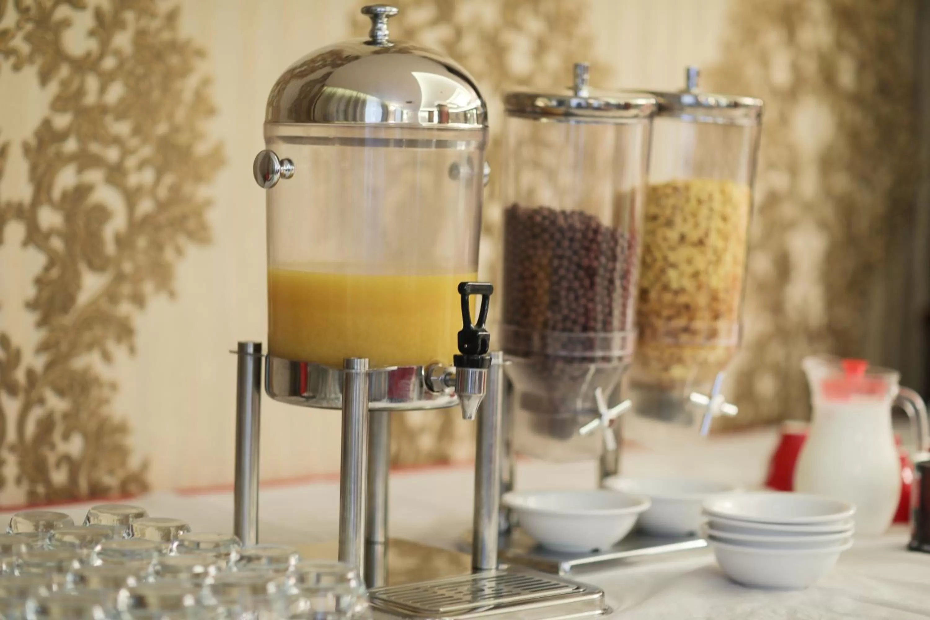 Breakfast, Drinks in Hotel Kacinari