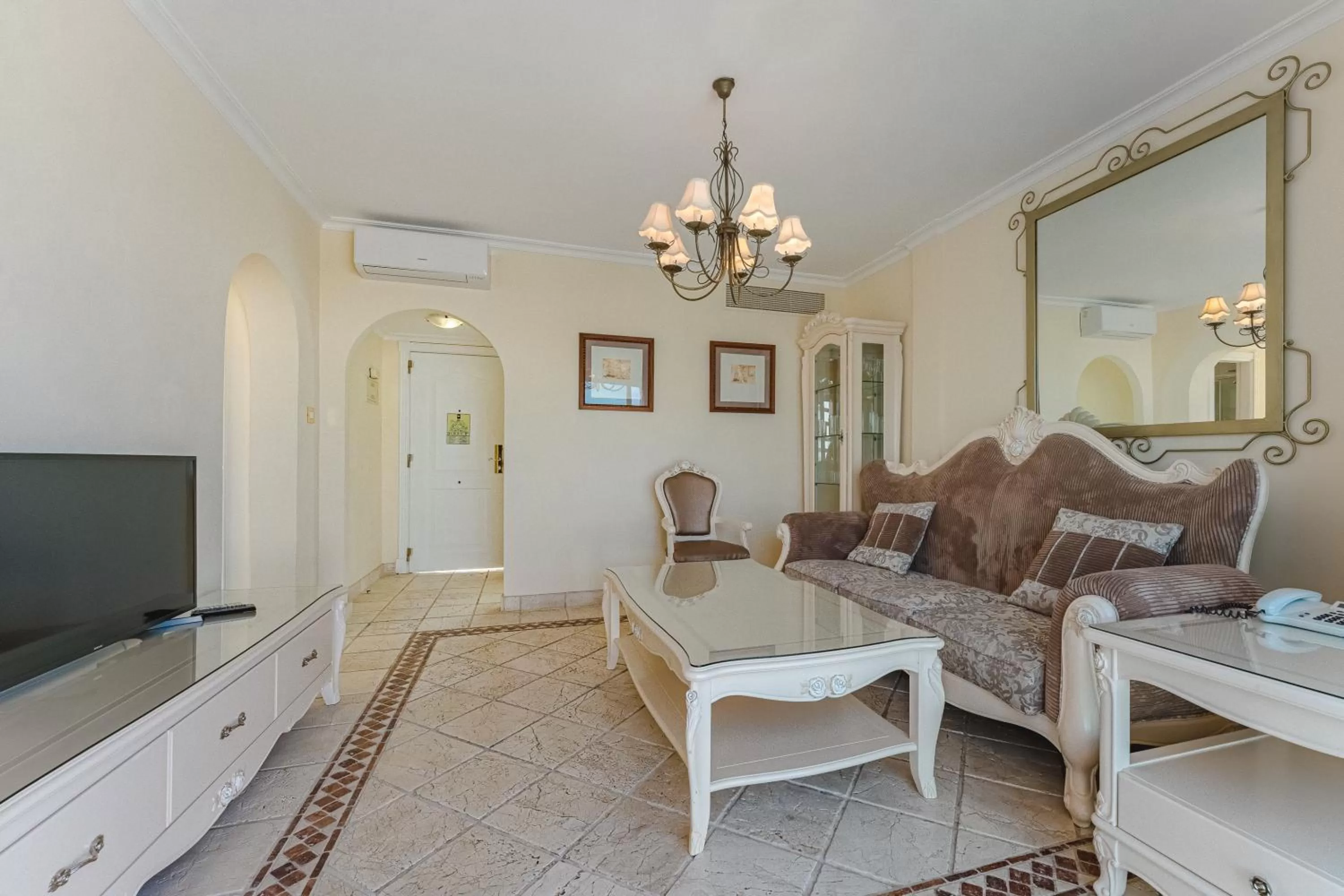 Living room in Flamingo Suites Boutique Hotel