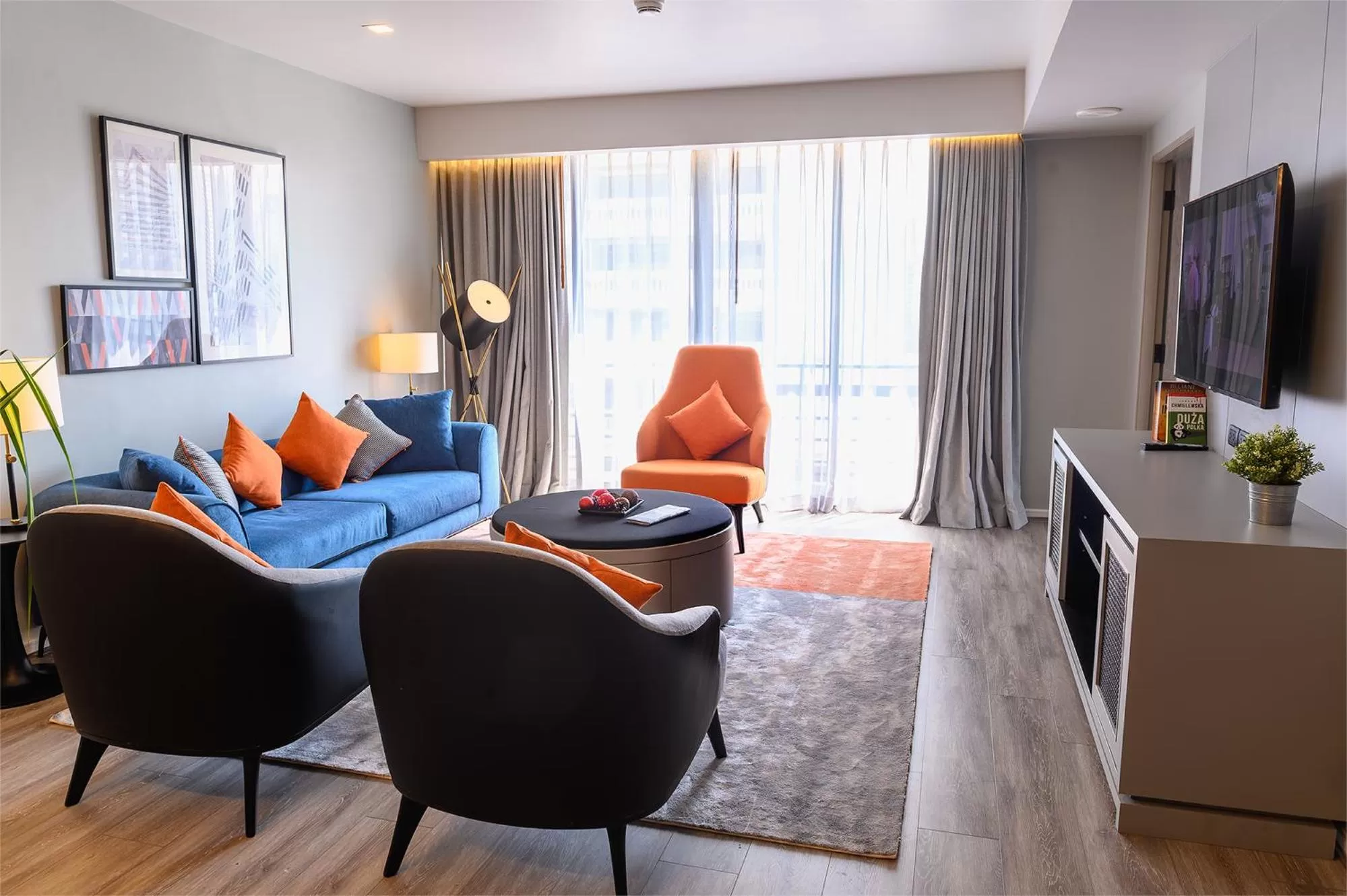 TV and multimedia in Oakwood Residence Sukhumvit Thonglor Bangkok