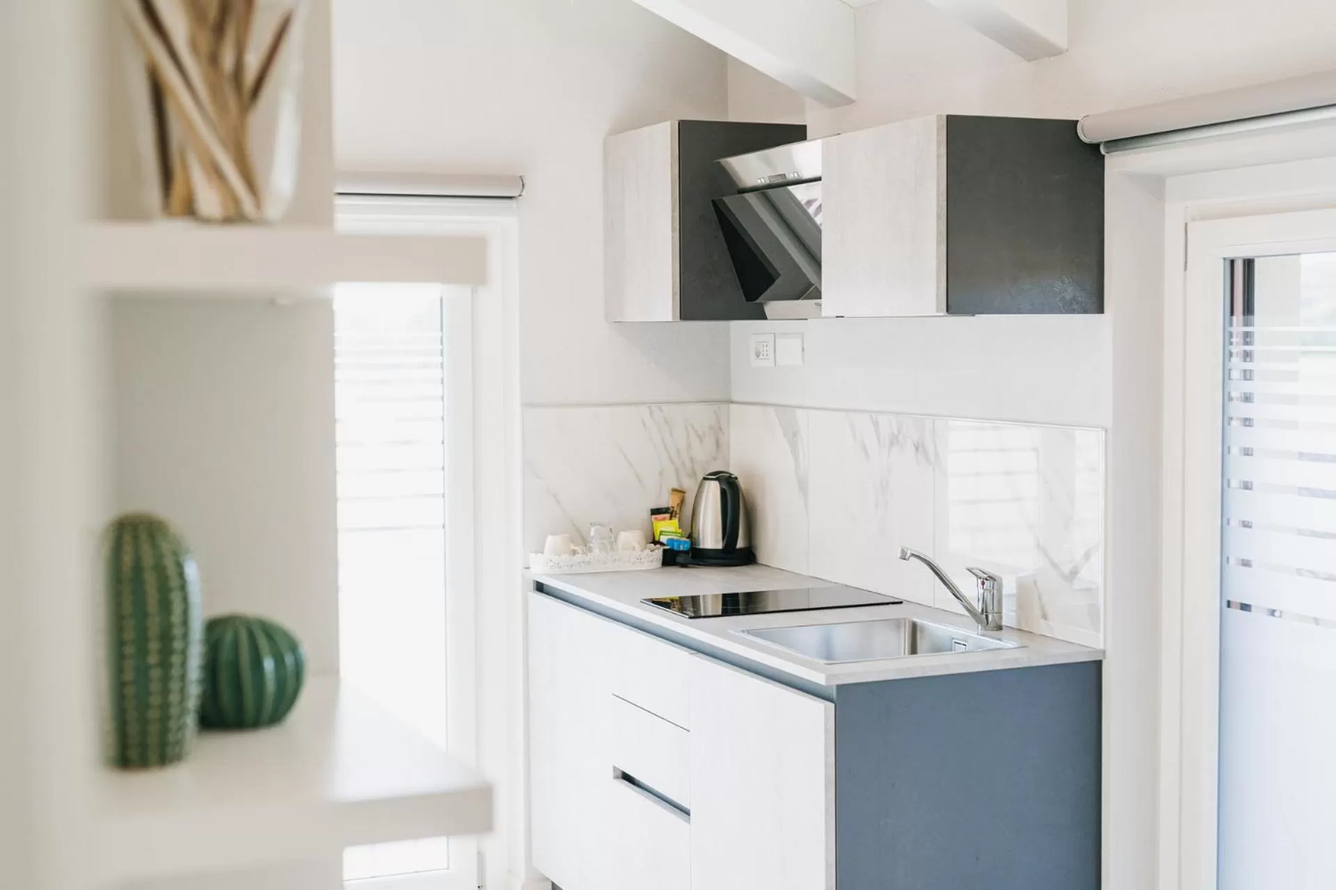 Kitchen or kitchenette in La Tenuta di Santo Stefano Agri Resort & Spa