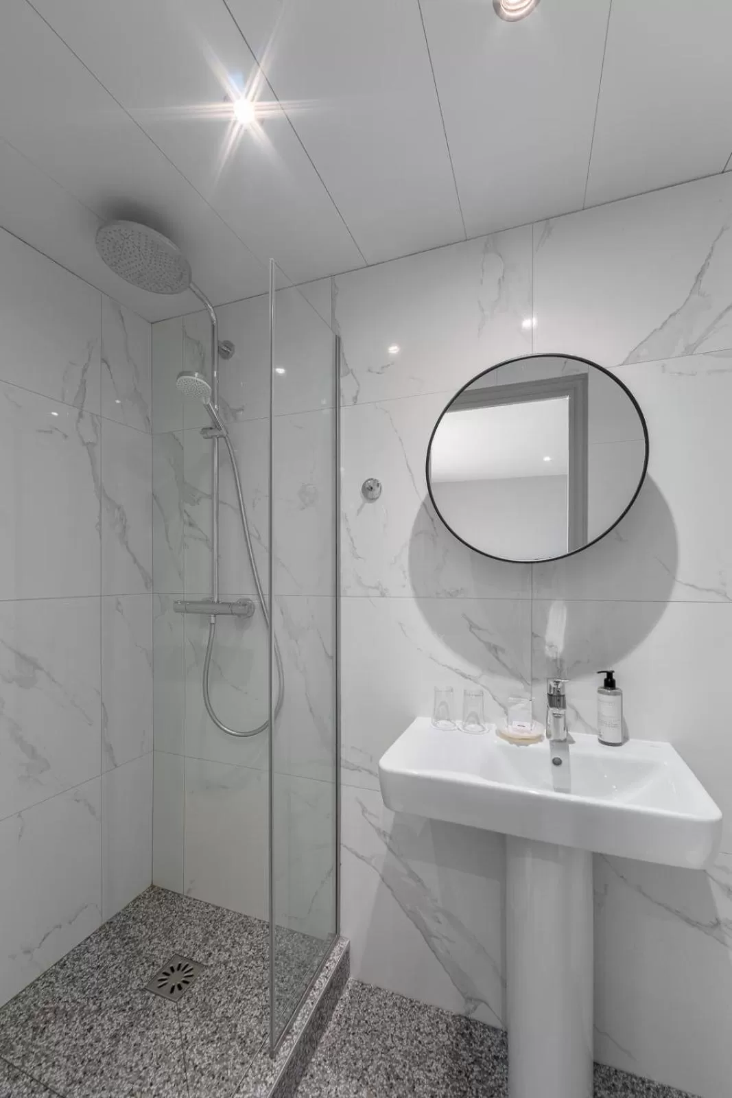 Bathroom in Hotel Saint Christophe