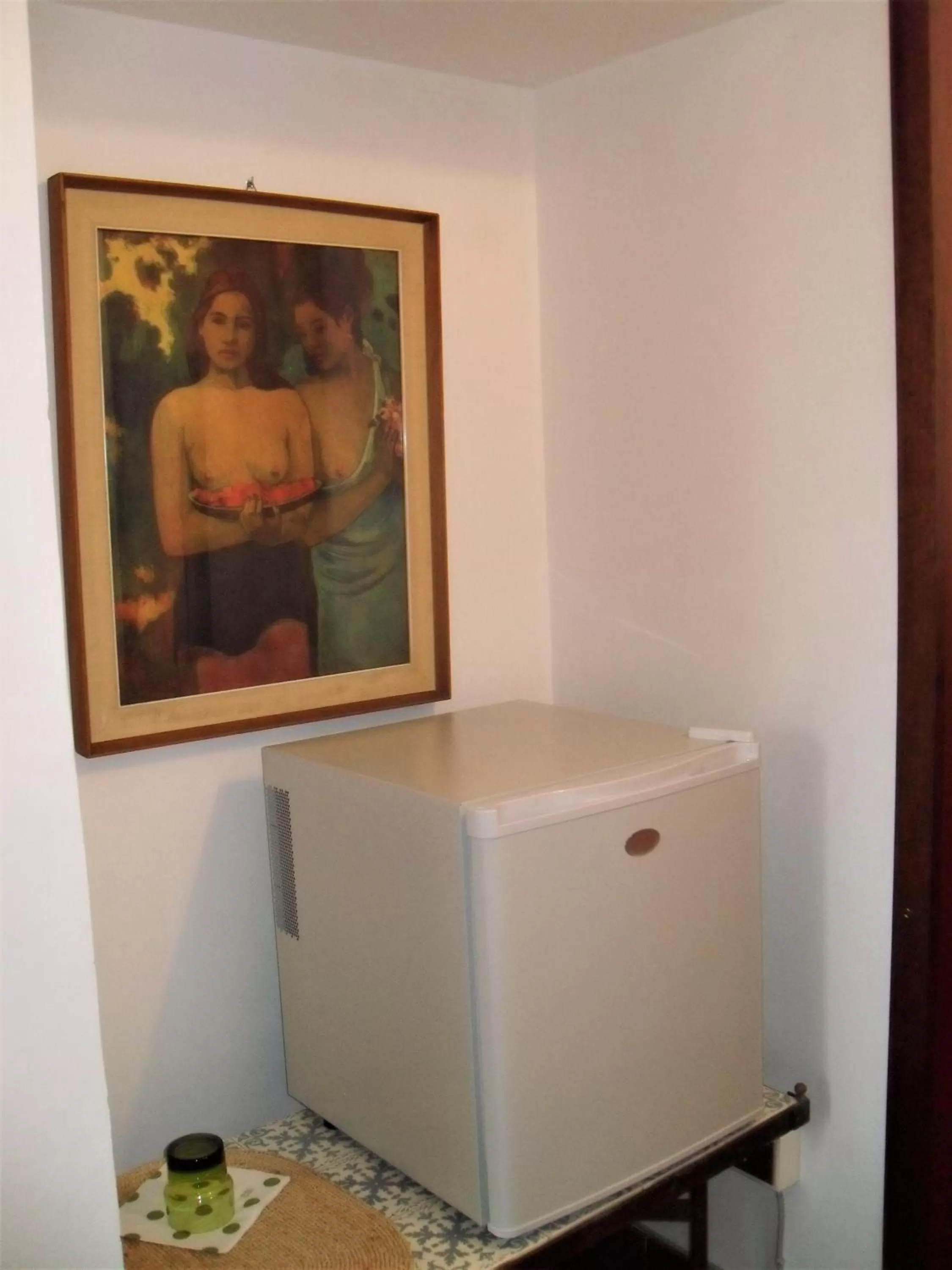 Decorative detail in i gù books & rooms