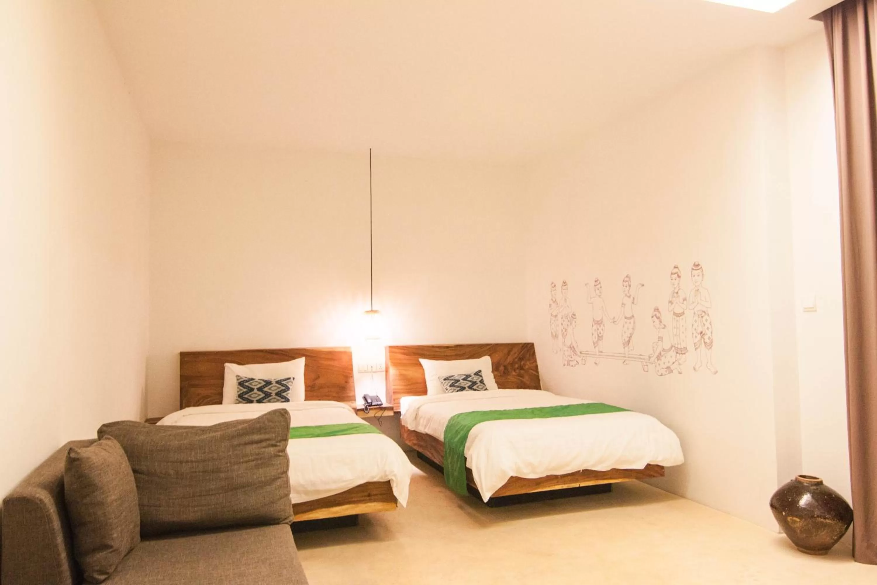 Family Room - 1 Way Airport Pick up in Sarina Boutique Hotel