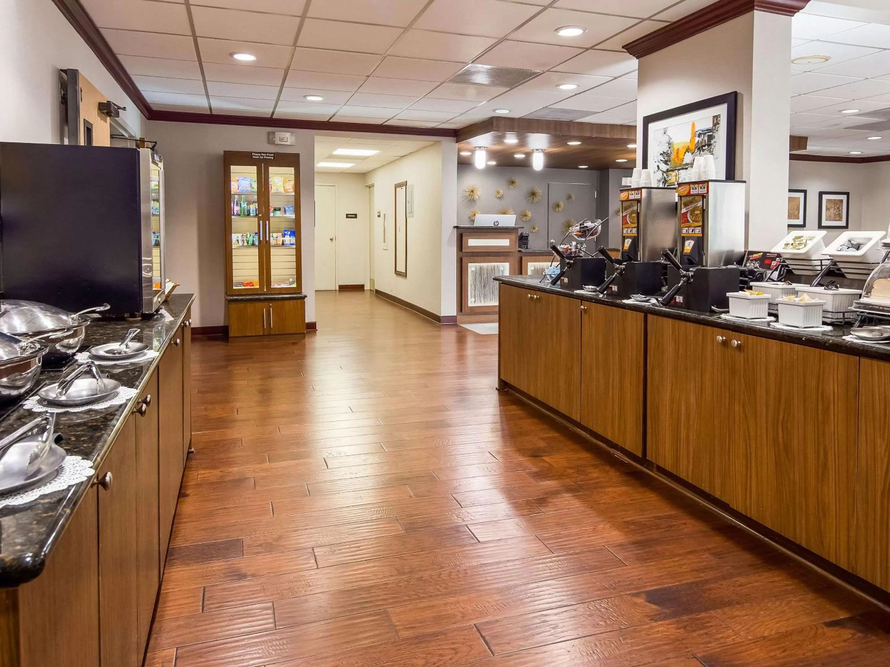 Restaurant/places to eat in Clarion Pointe near Medical Center