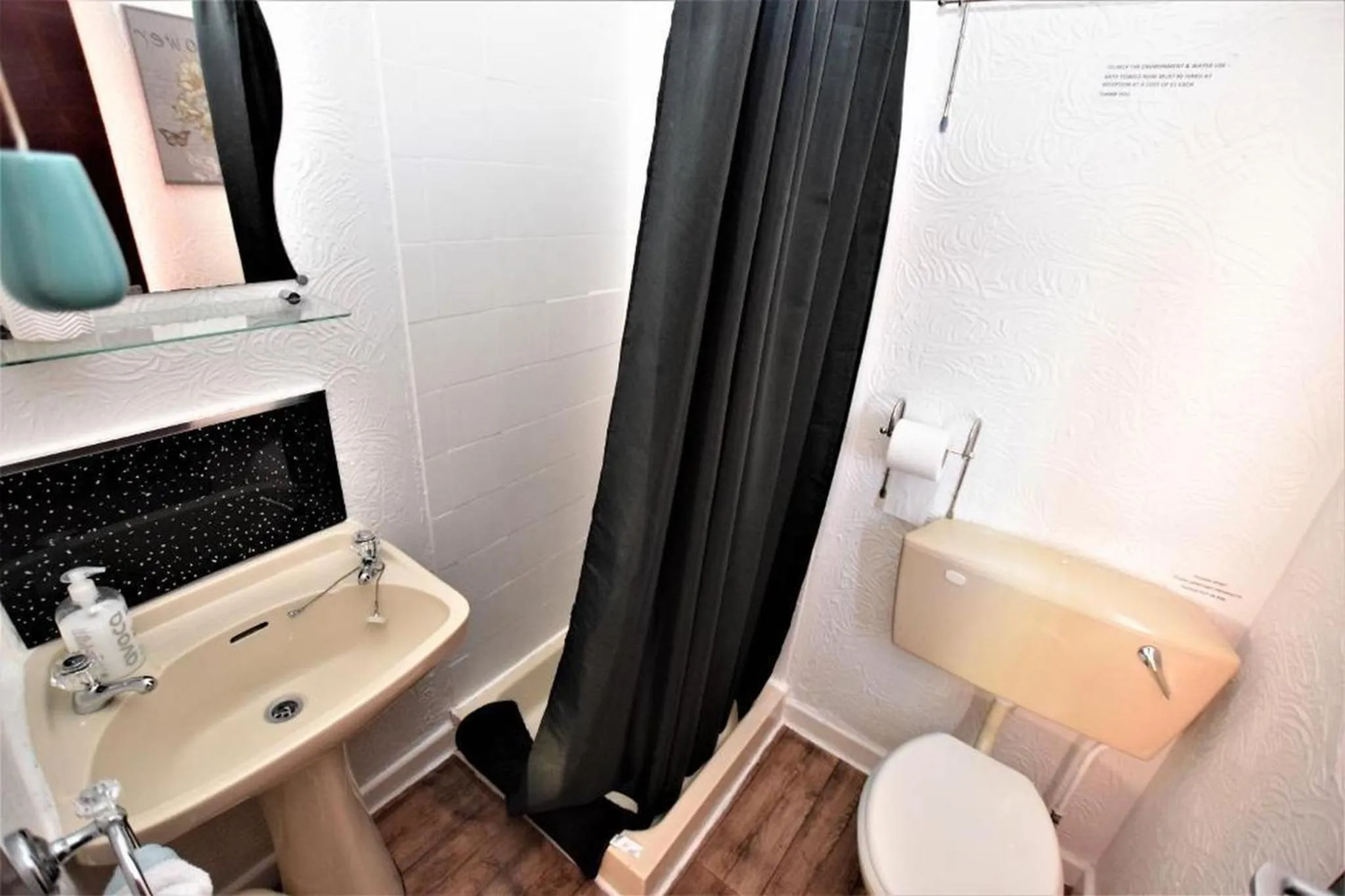 Bathroom in Bridle Lodge Apartments