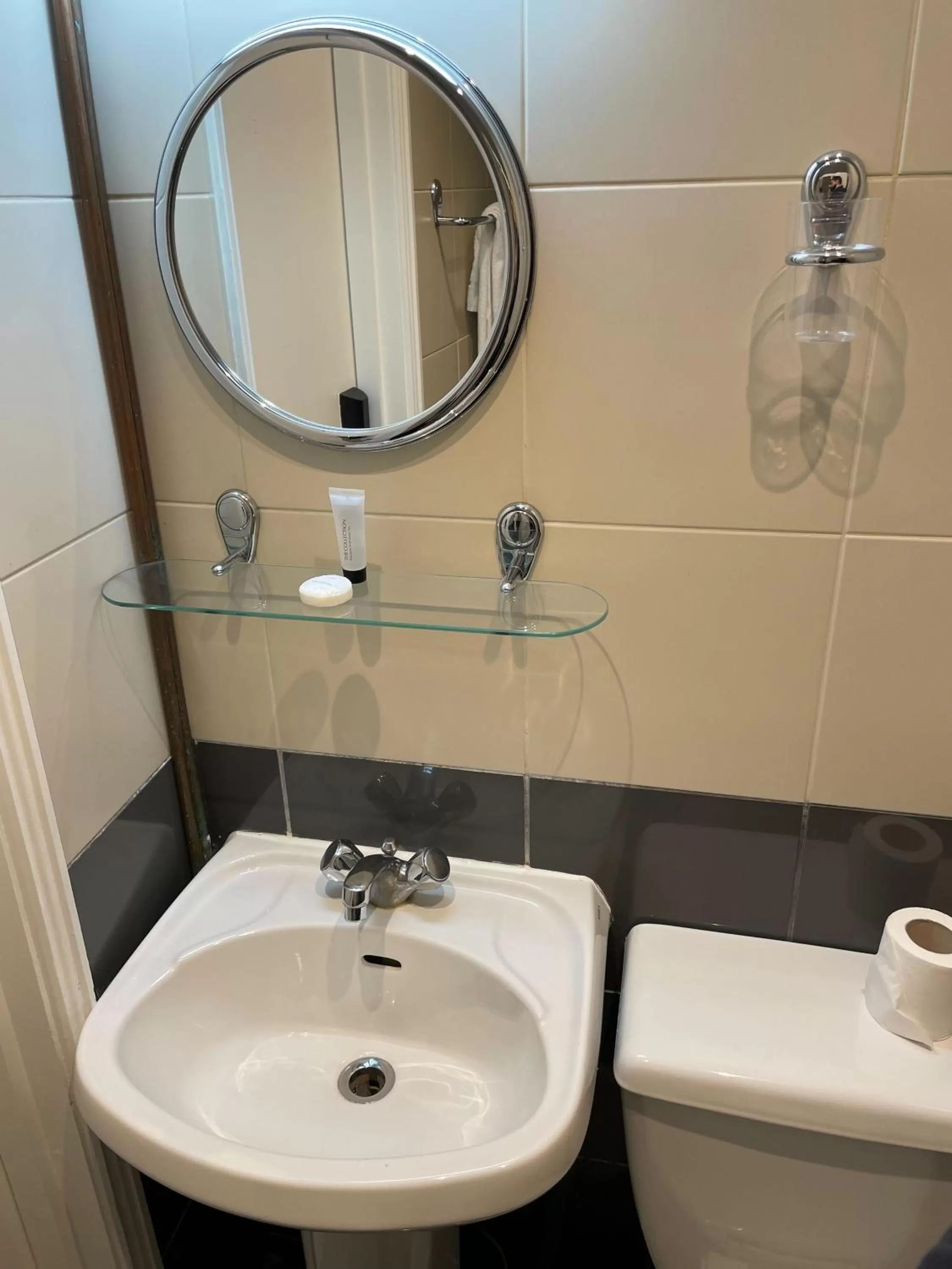 Pembridge Palace Hotel