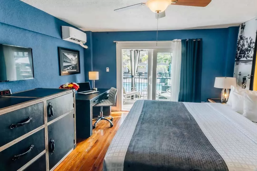 Bed in Hollander Hotel - Downtown St. Petersburg