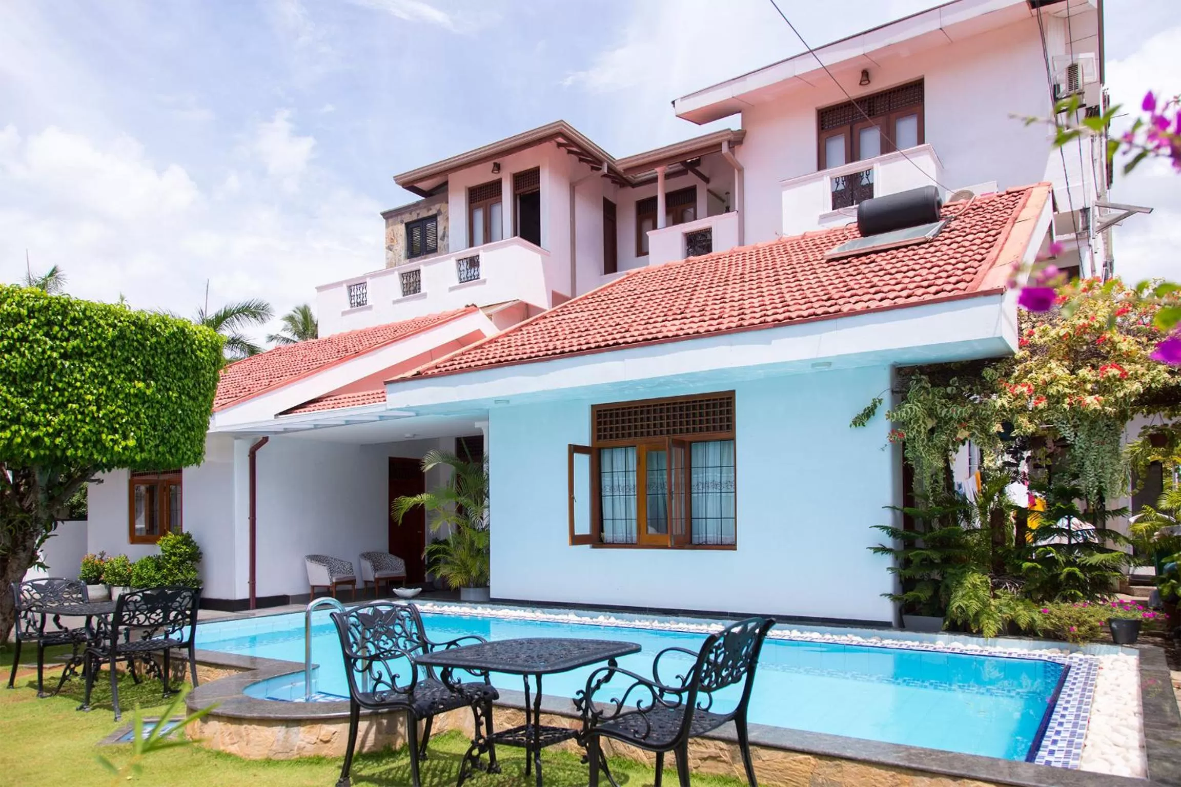 Property building, Swimming Pool in Suriya Arana