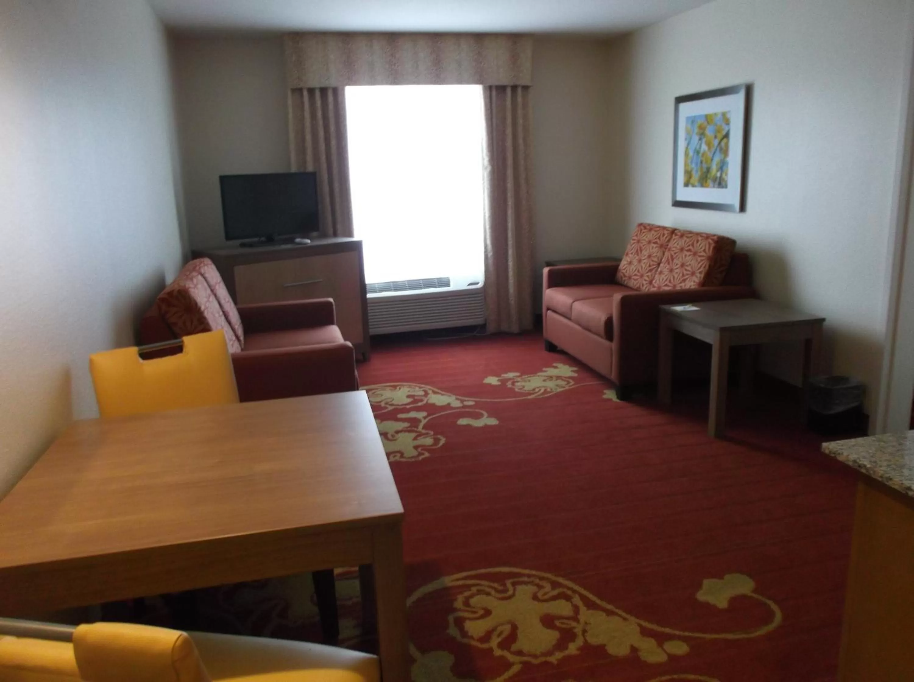 Living room in Days Inn & Suites by Wyndham Caldwell