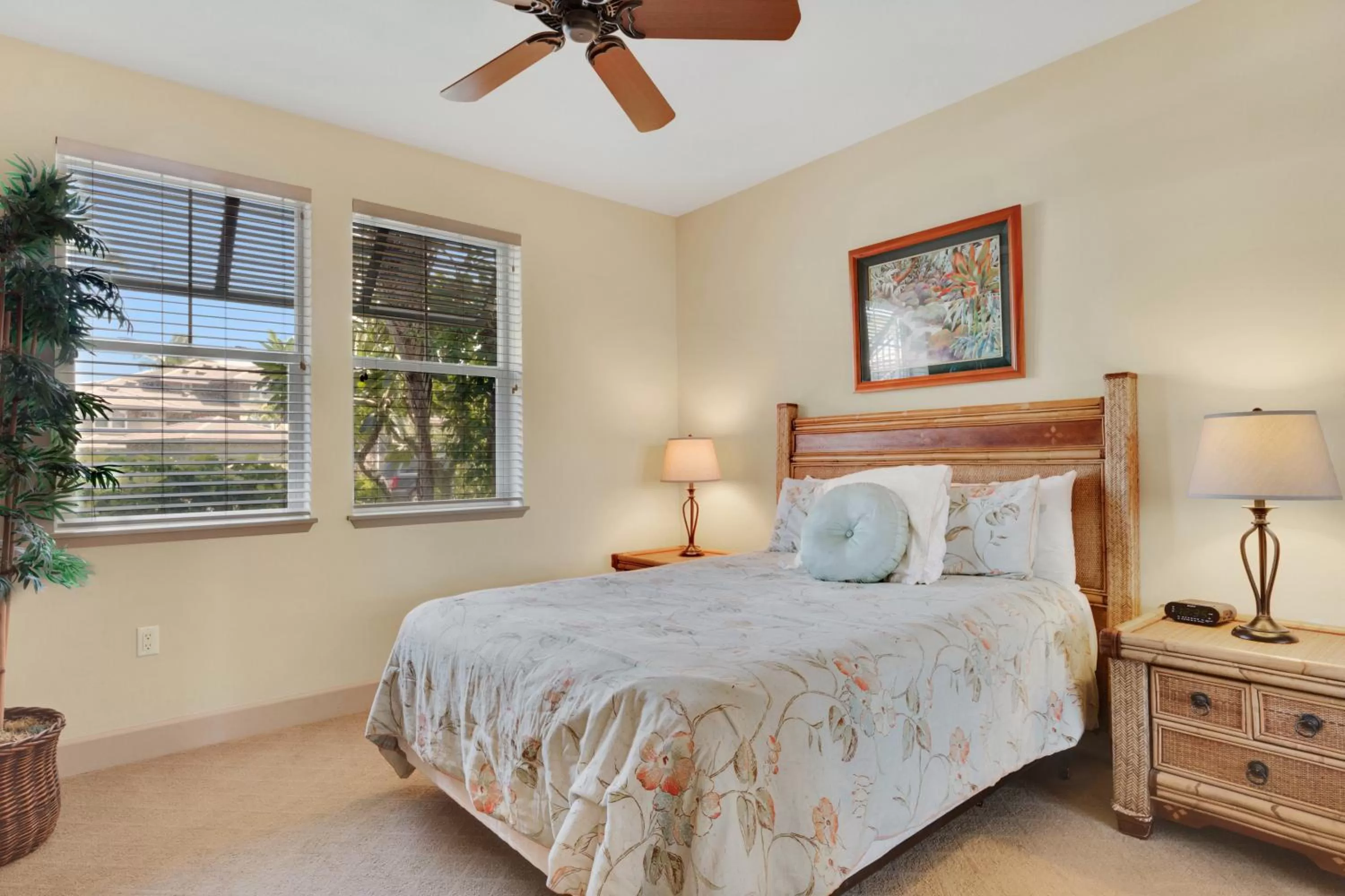 Bathroom, Bed in Castle Hali'i Kai at Waikoloa