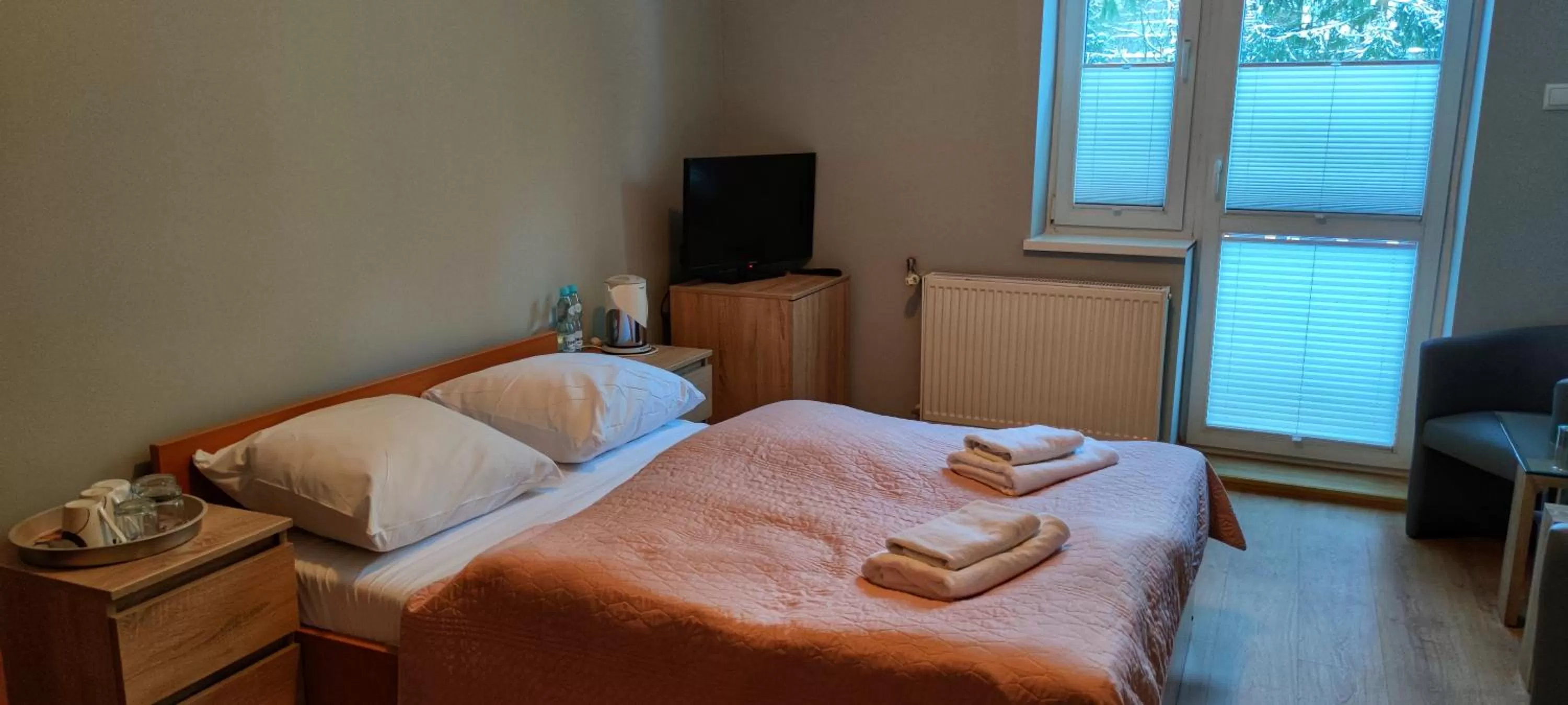 Photo of the whole room, Bed in Ośrodek Konferencyjno-Wypoczynkowy "Krucze Skały" w Karpaczu