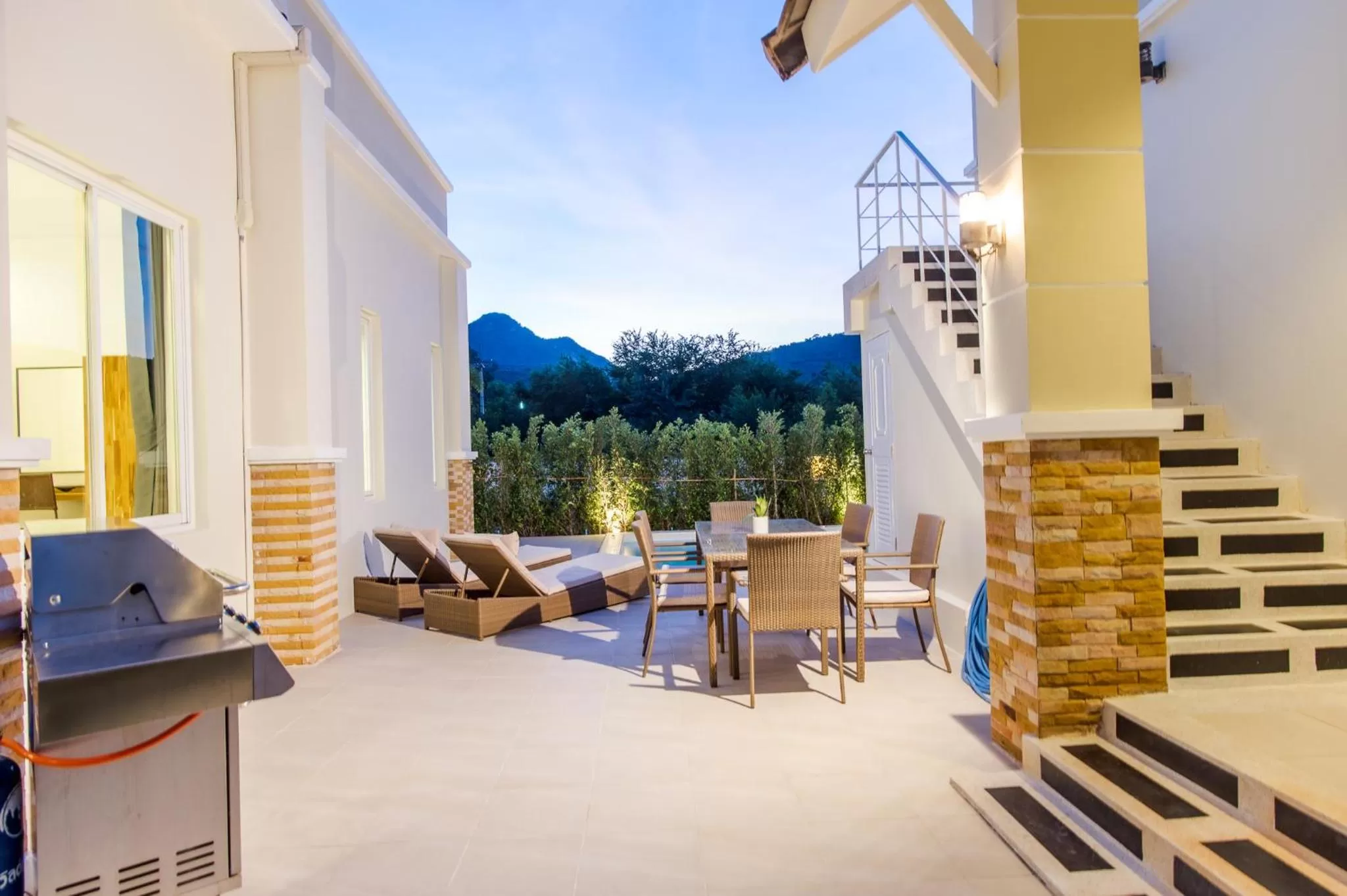 Property building in Oriental Beach Pearl Resort