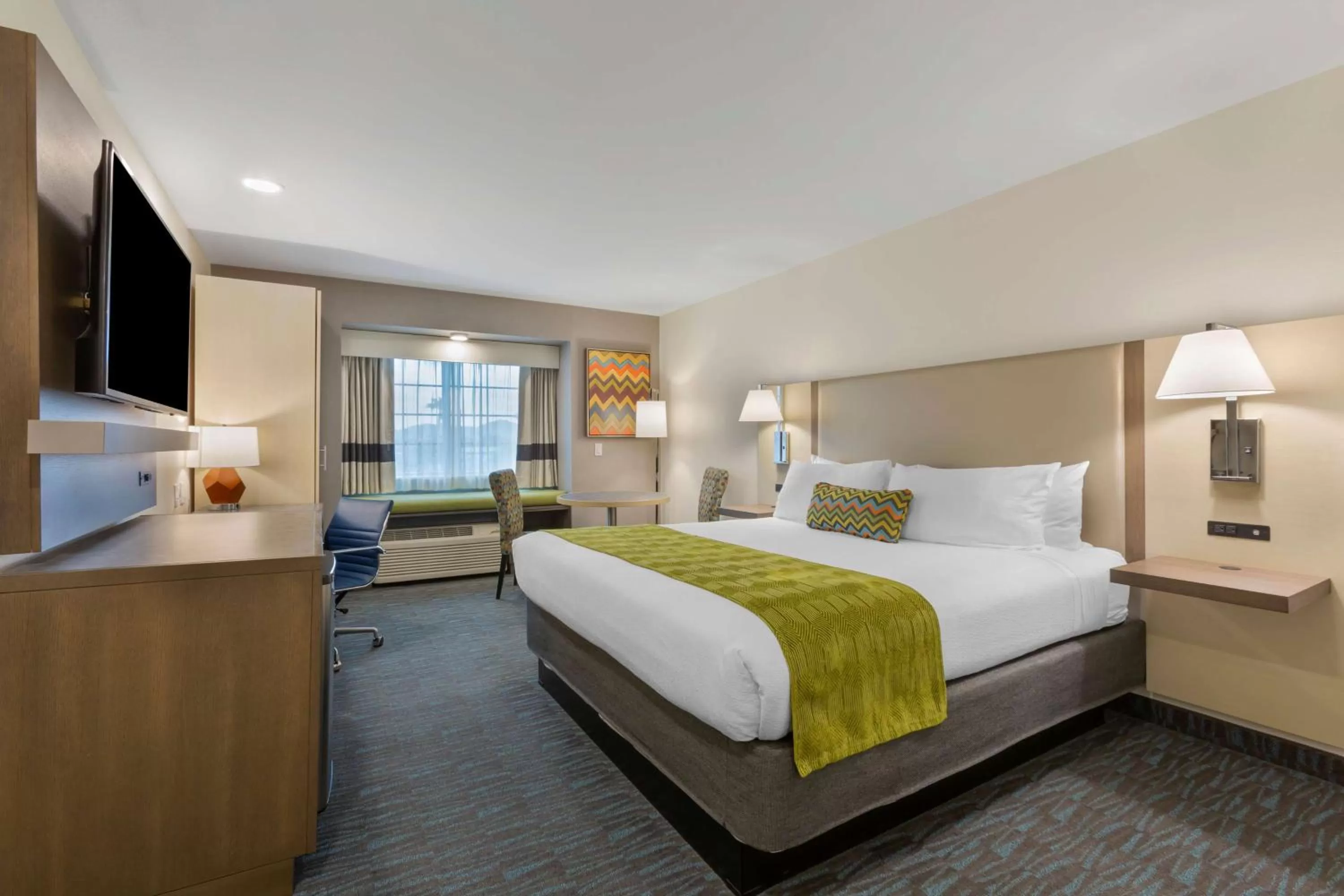 Bedroom, Bed in Best Western Plus Yuma Foothills Inn & Suites