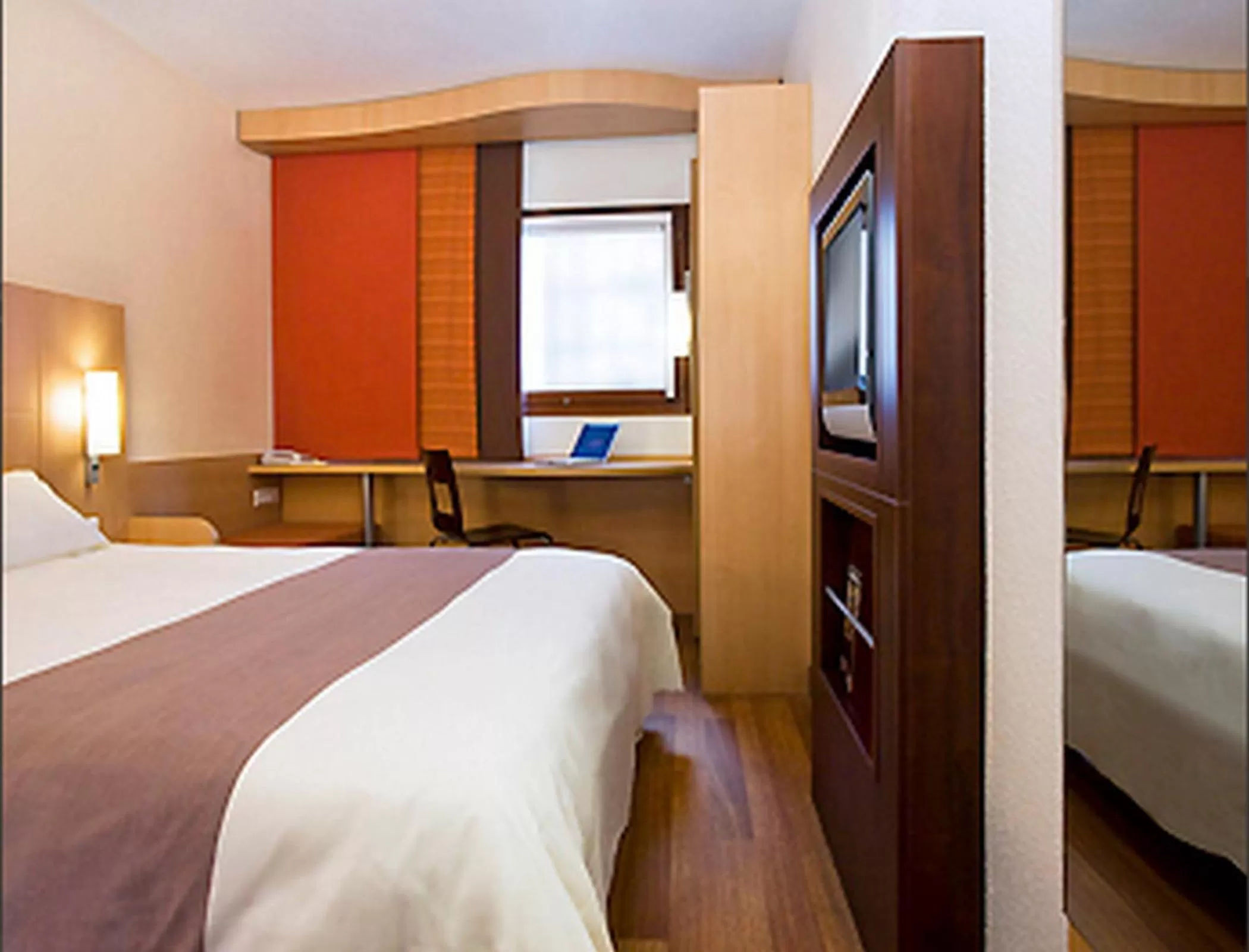 Bedroom, Bed in ibis Lyon Est Beynost