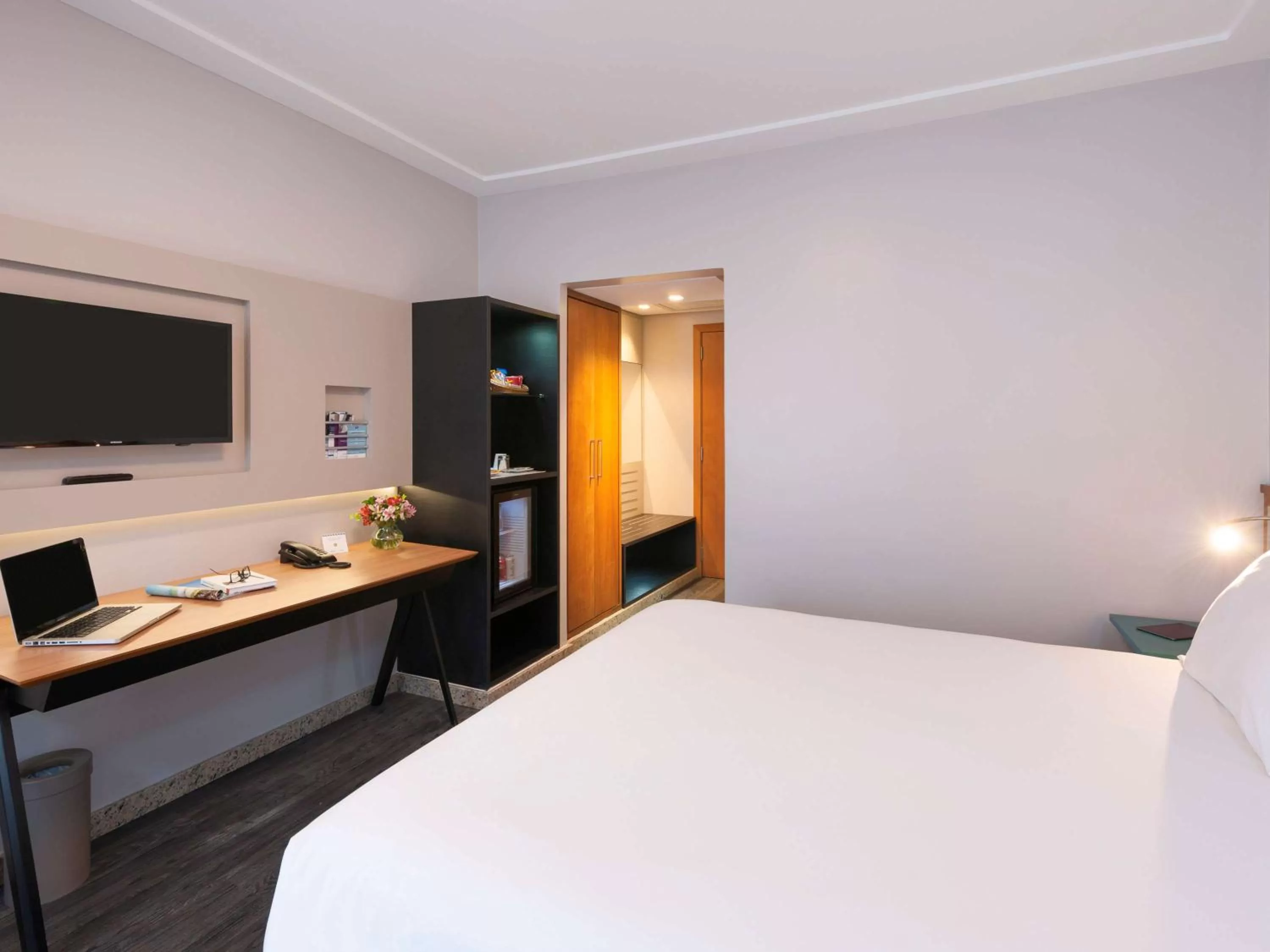 Photo of the whole room, Bed in Mercure Florianópolis