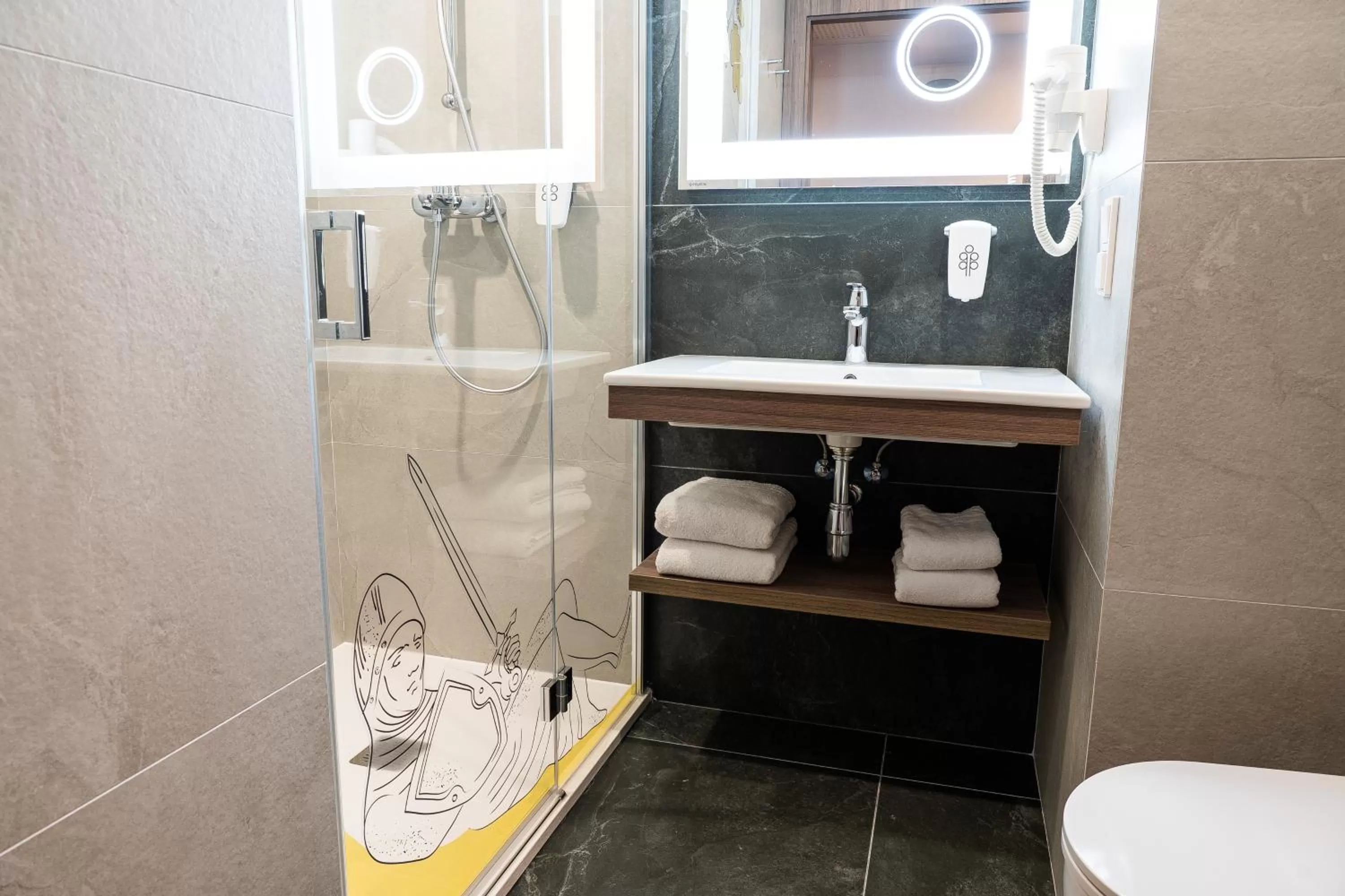 Bathroom in ibis Styles Lublin Stare Miasto