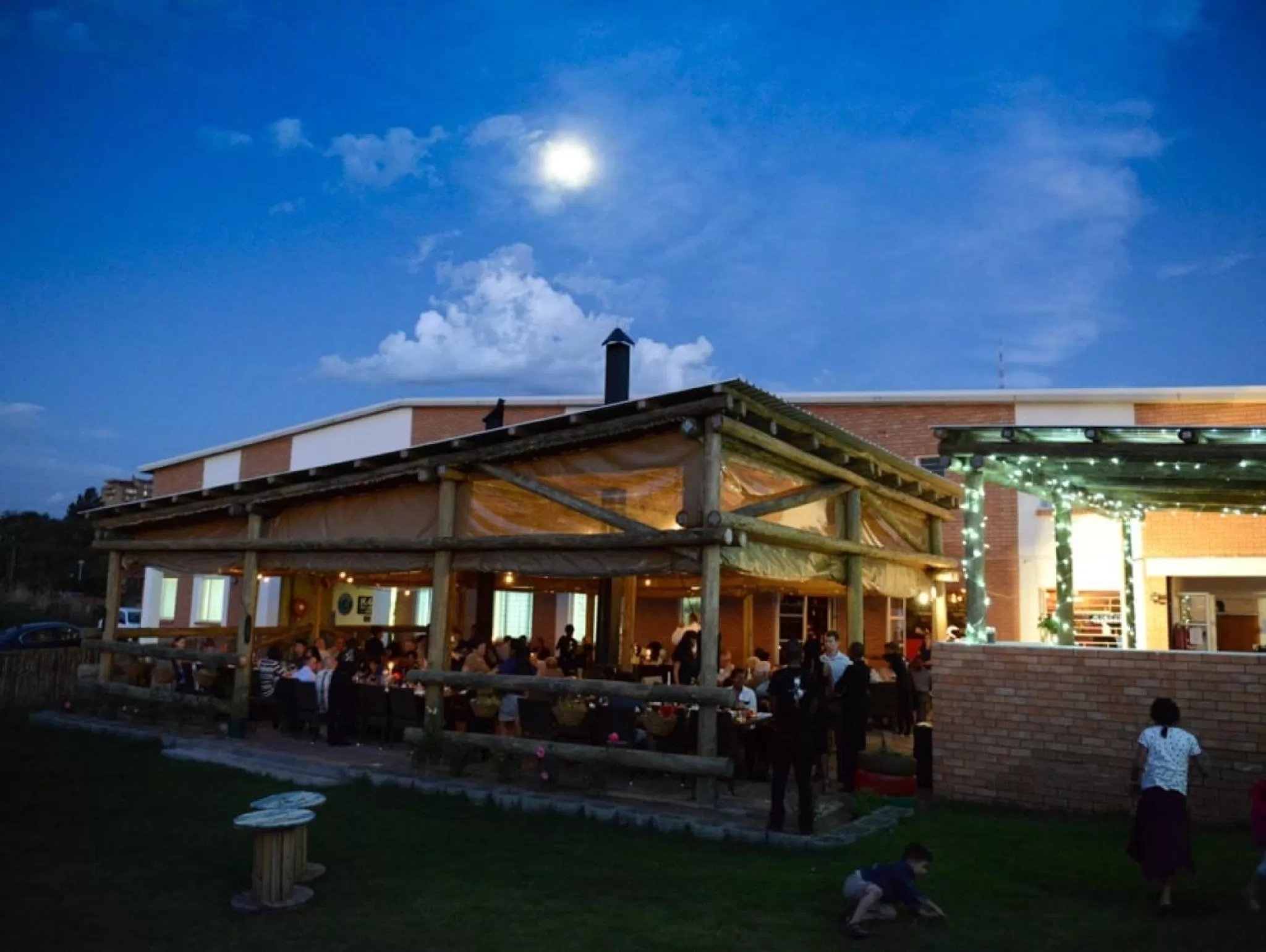 Restaurant/places to eat, Garden in Hokahanya Inn & Conference Centre