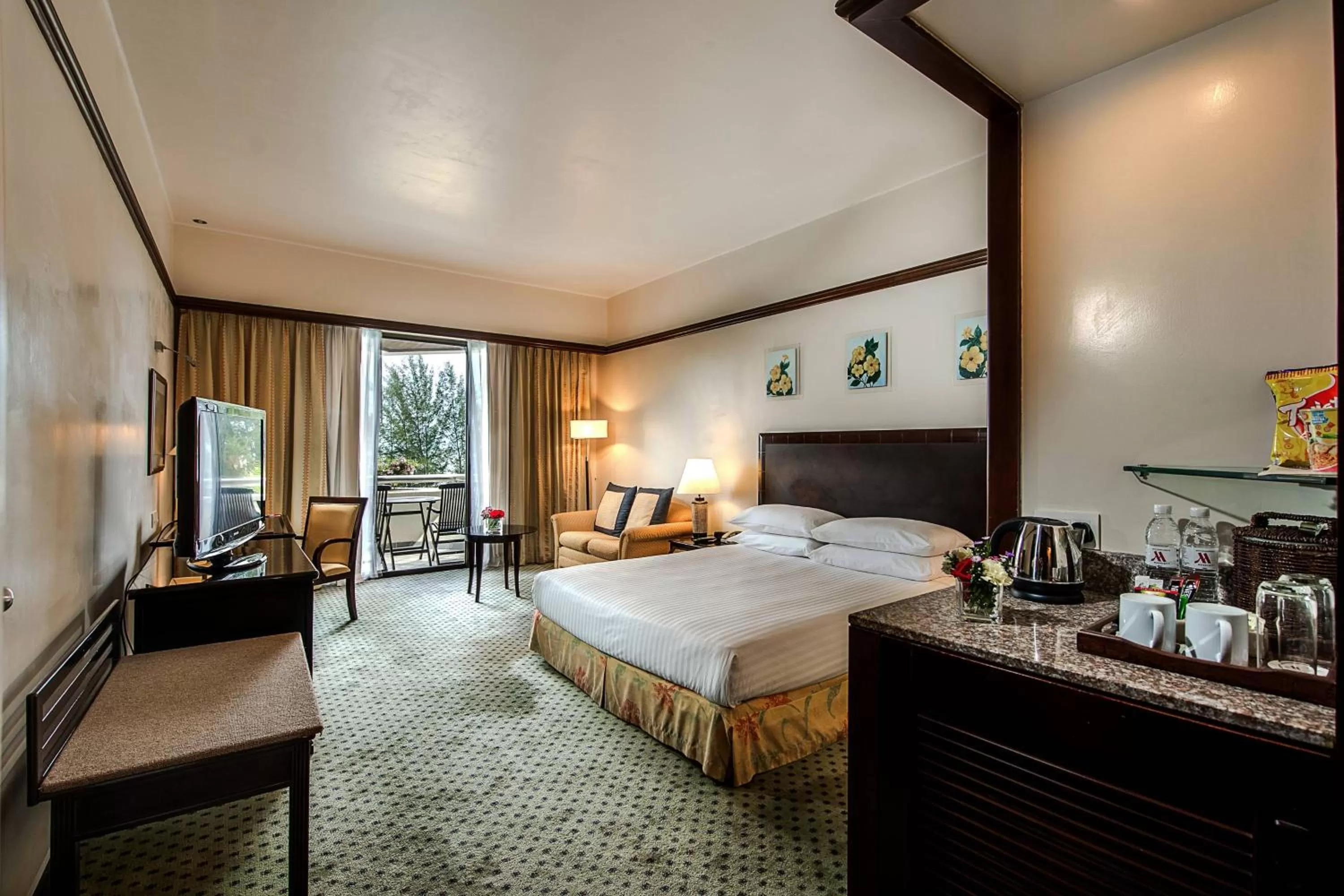 Photo of the whole room, Bed in Miri Marriott Resort & Spa