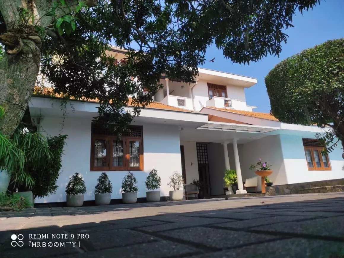 Property Building in Suriya Arana