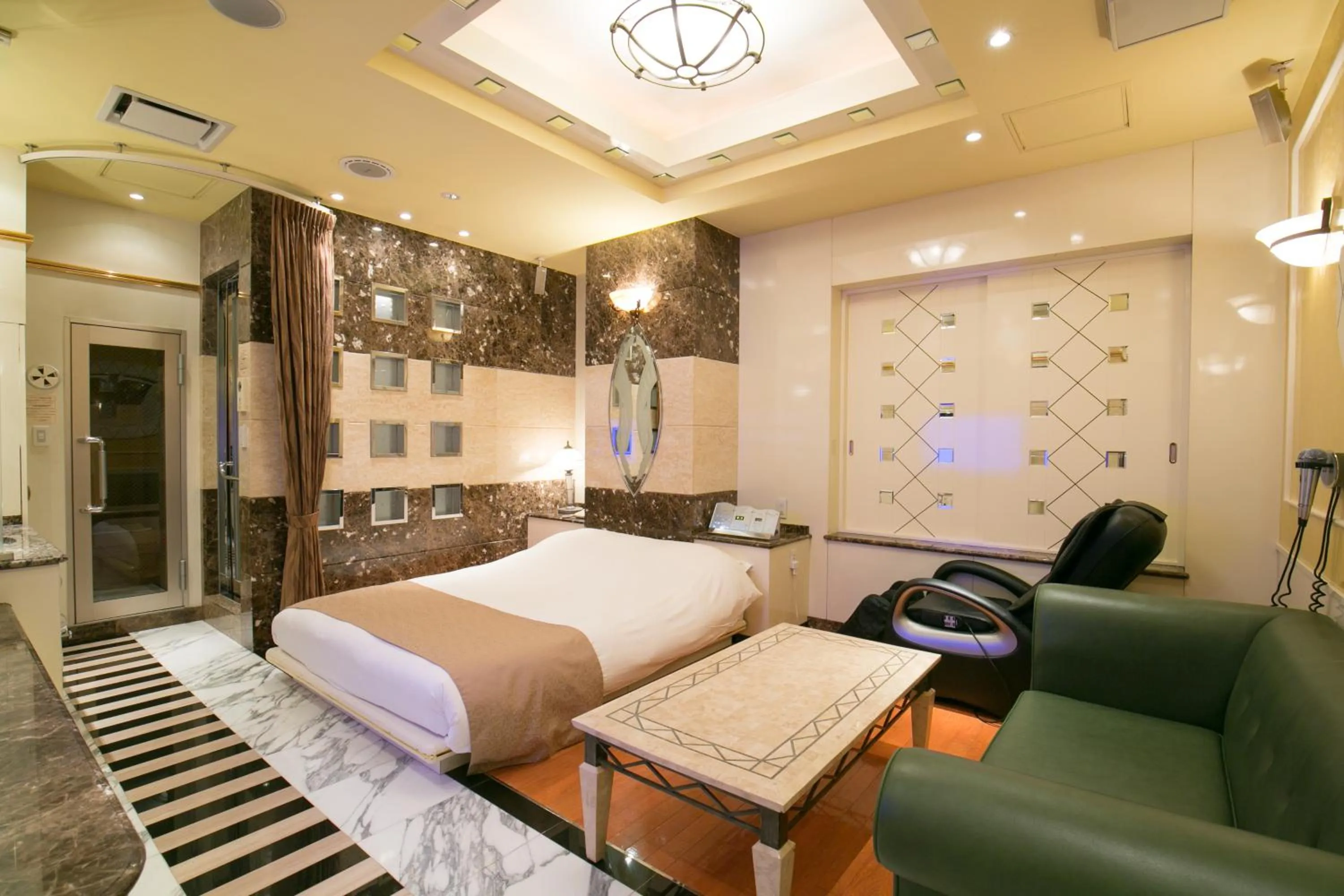 Photo of the whole room, Bed in HOTEL D-WAVE Shinjuku（Adult Only)