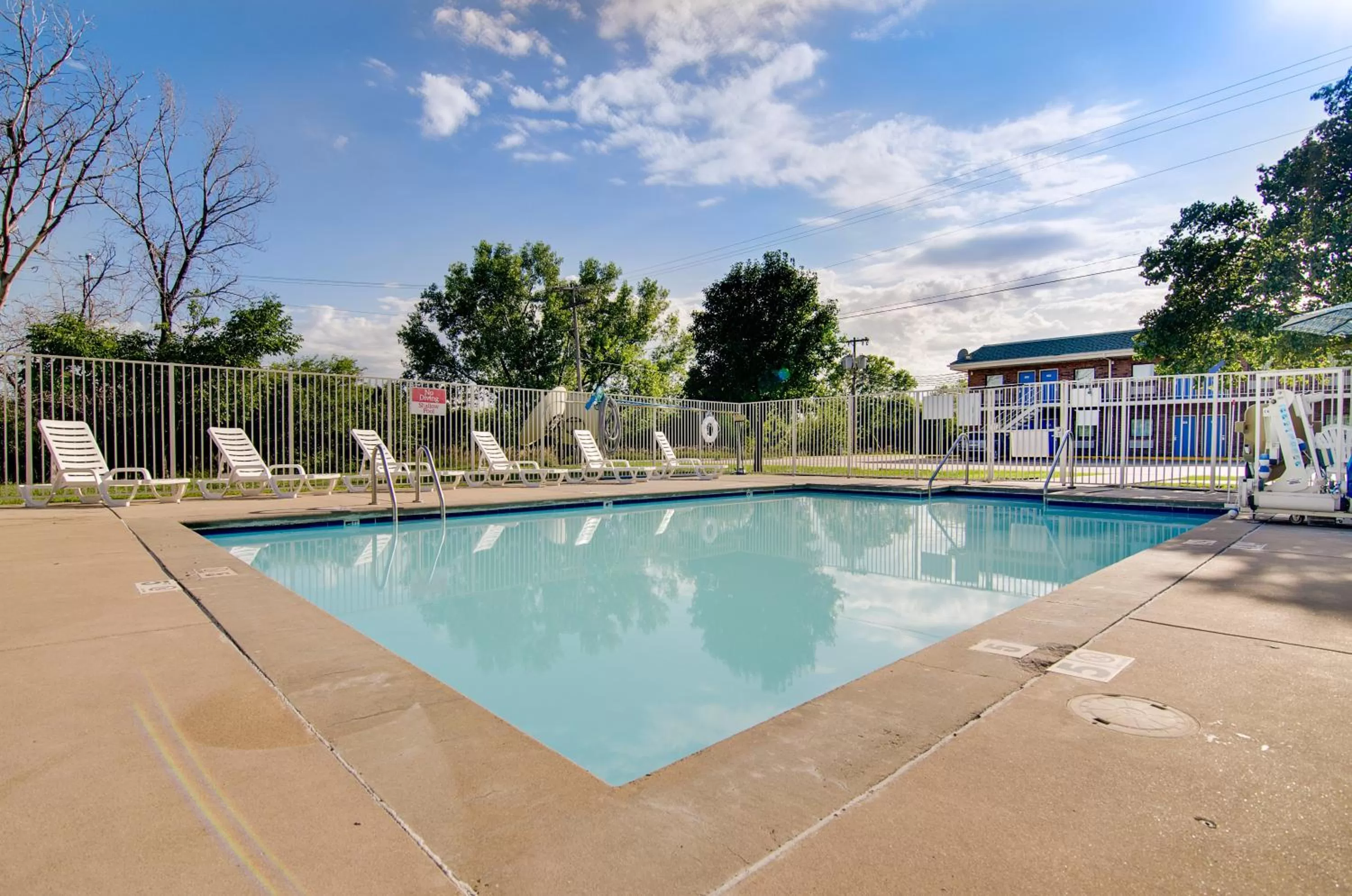 Swimming pool in Motel 6-Salina, KS