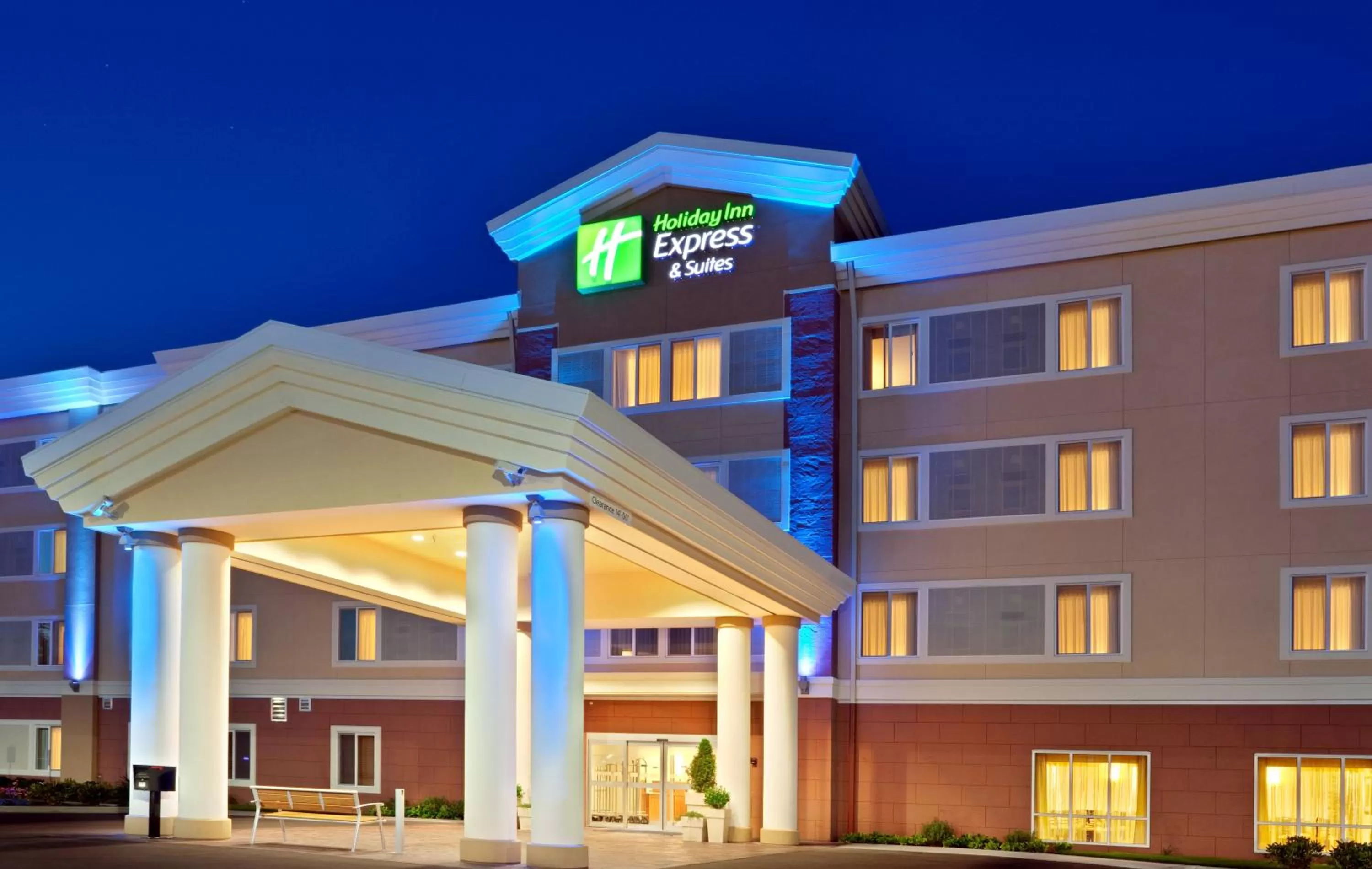 Property building in Holiday Inn Express Hotel & Suites Chehalis - Centralia by IHG