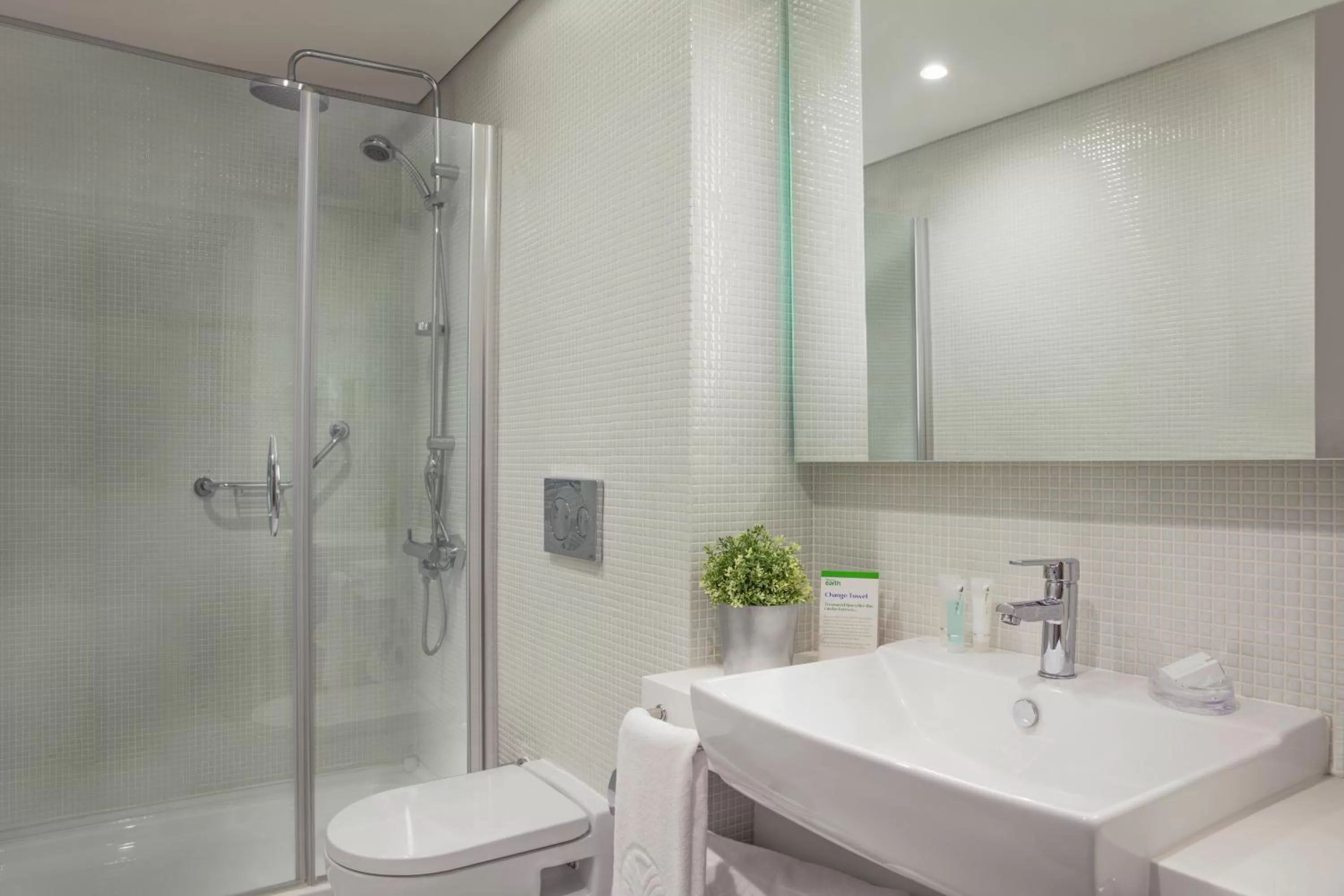 Shower in Burgu Arjaan by Rotana Istanbul Asia