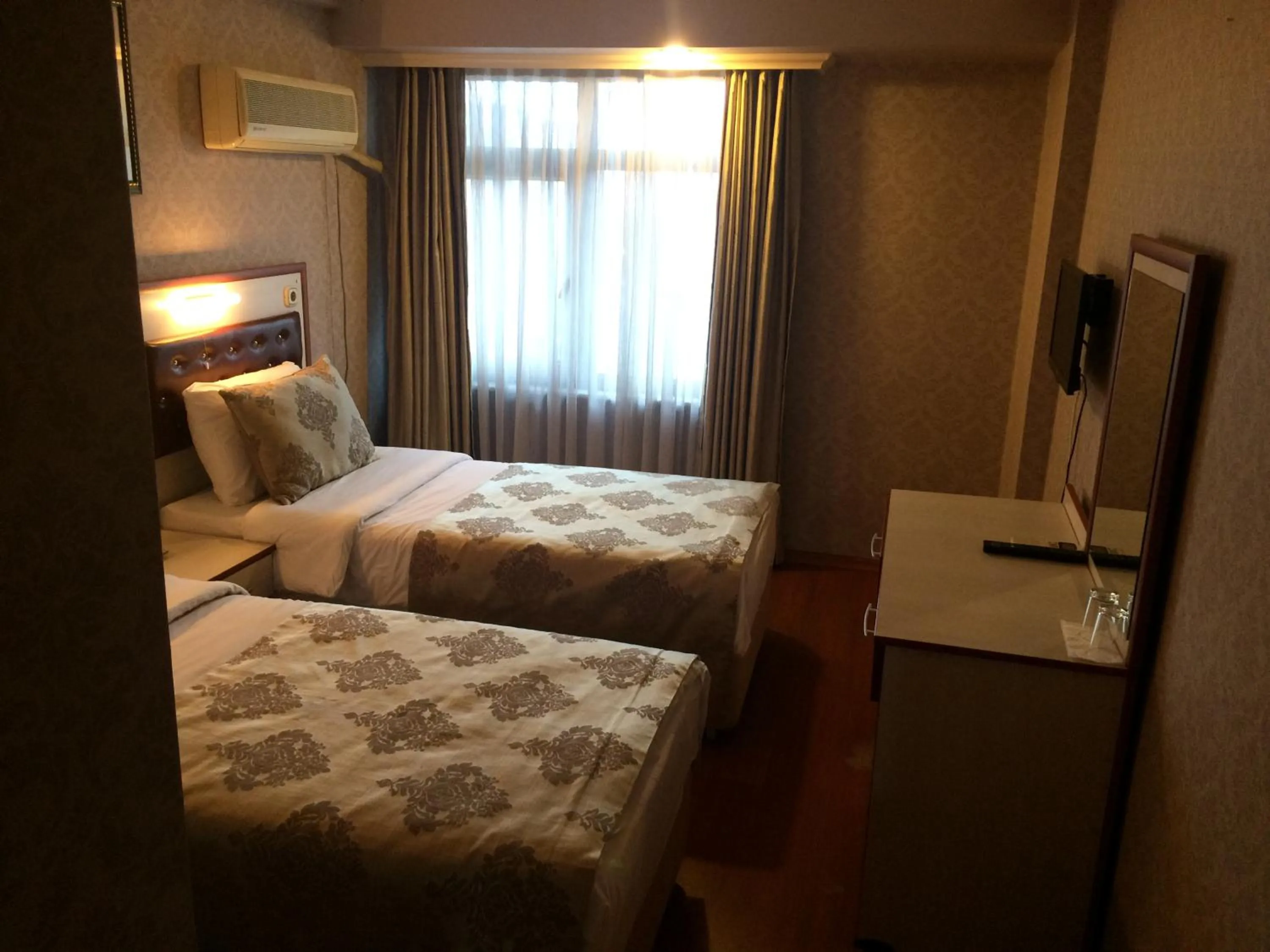 Day, Bed in Tayhan Hotel