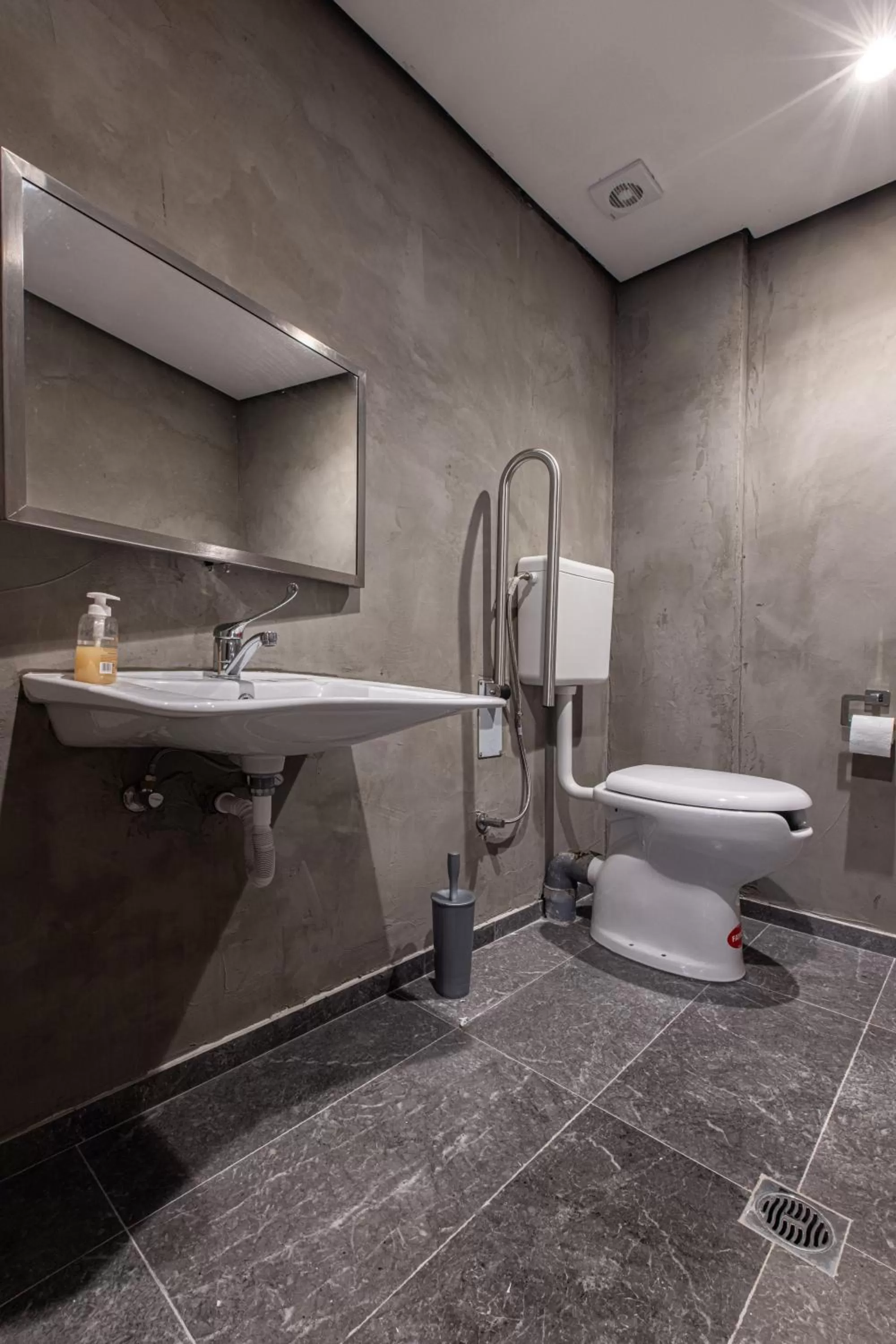 Bathroom in Saint George Boutique Rooms