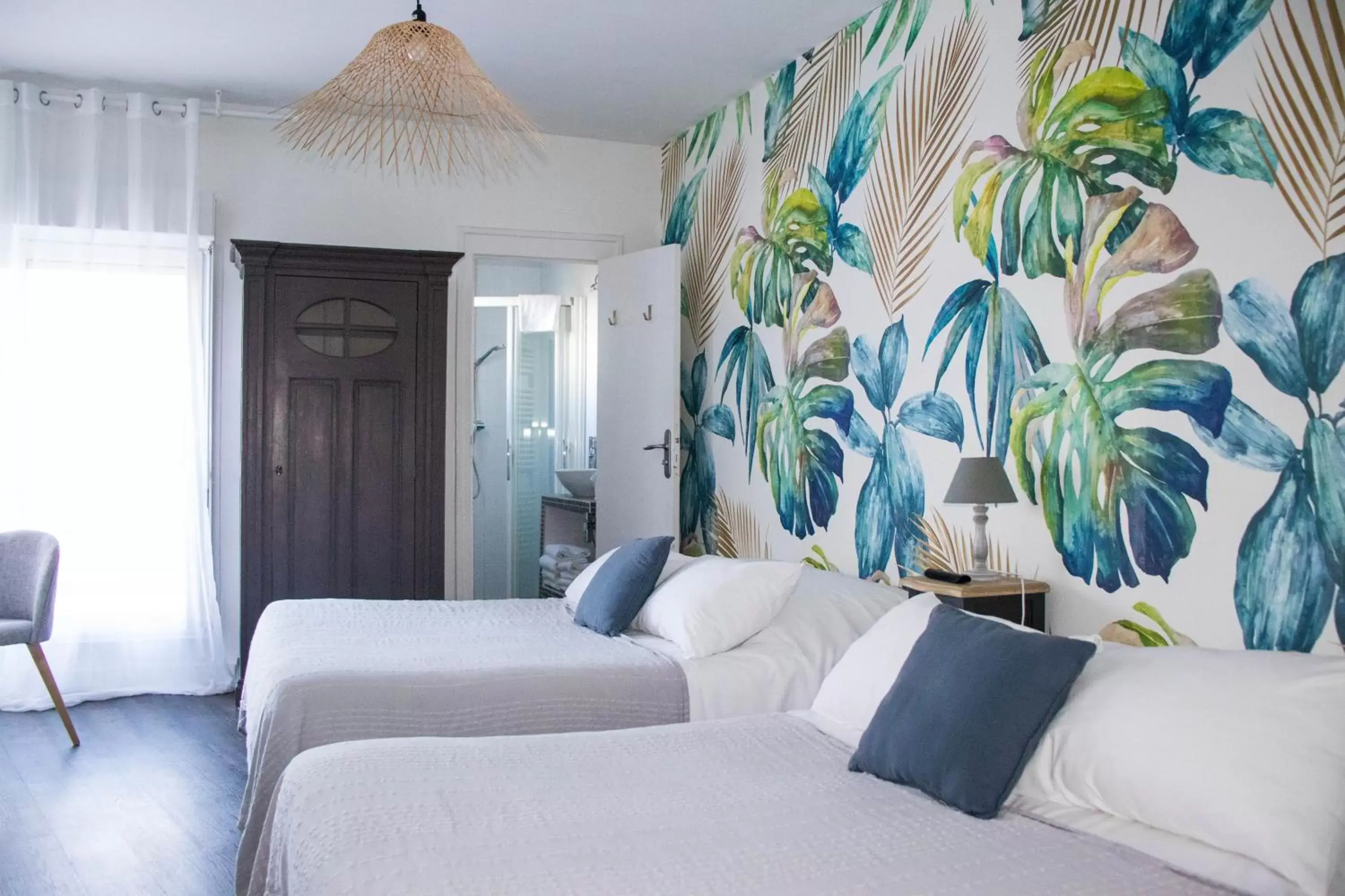 Family Room in Hôtel Restaurant L'Atelier des Cousins Family Room in Hôtel Restaurant L'Atelier des Cousins