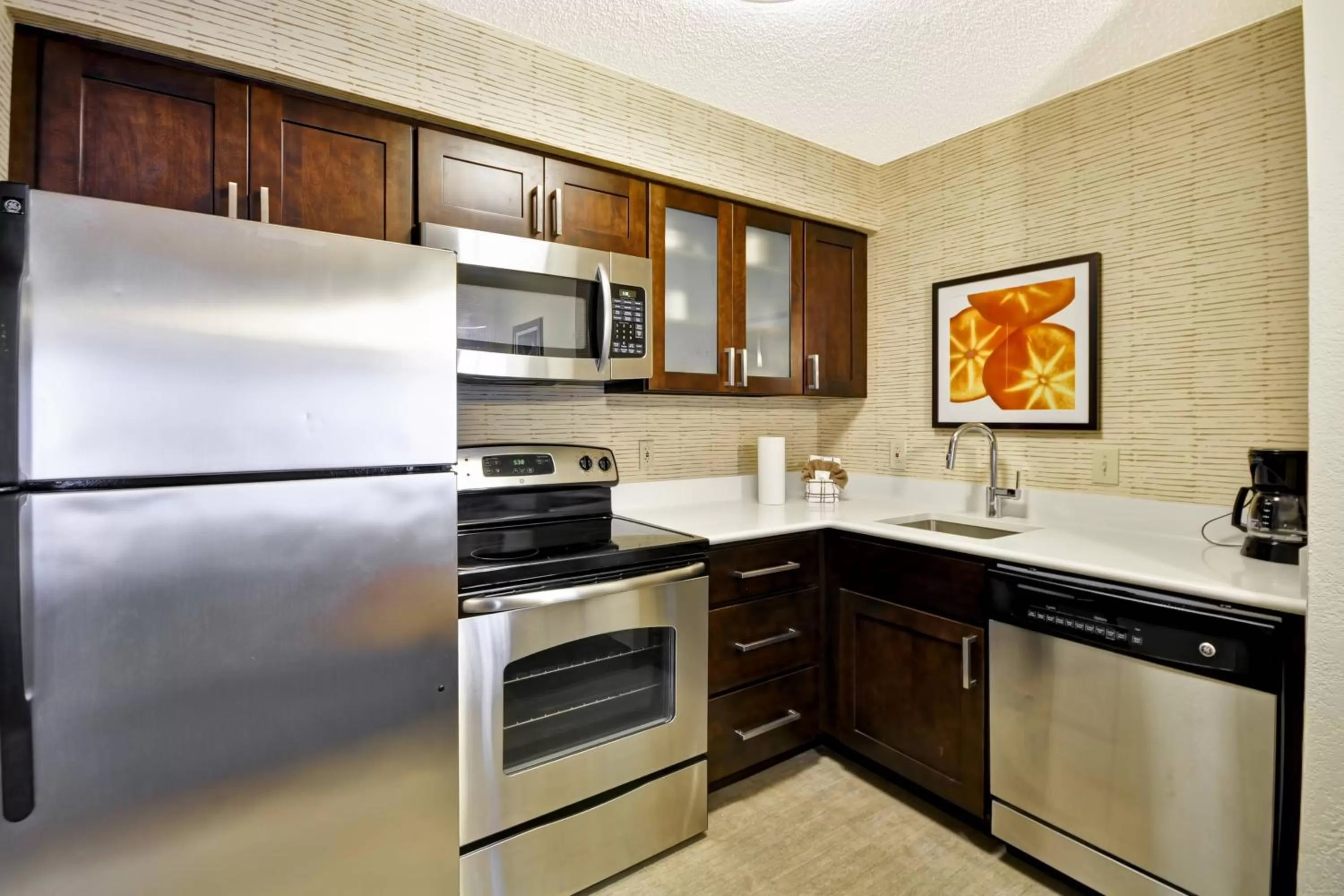 Kitchen or kitchenette in Residence Inn by Marriott Jacksonville Airport