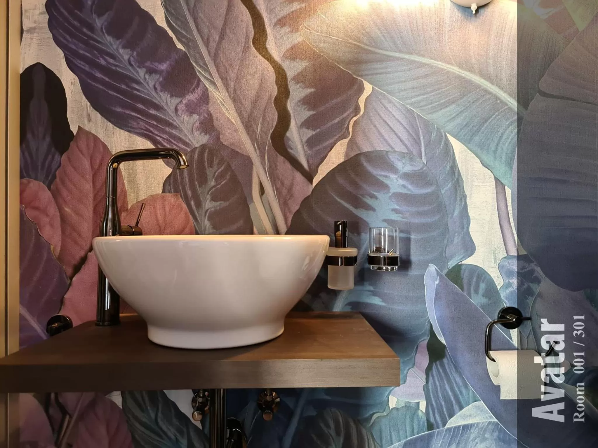 Shower in The Henry Self Check-In Guesthouse