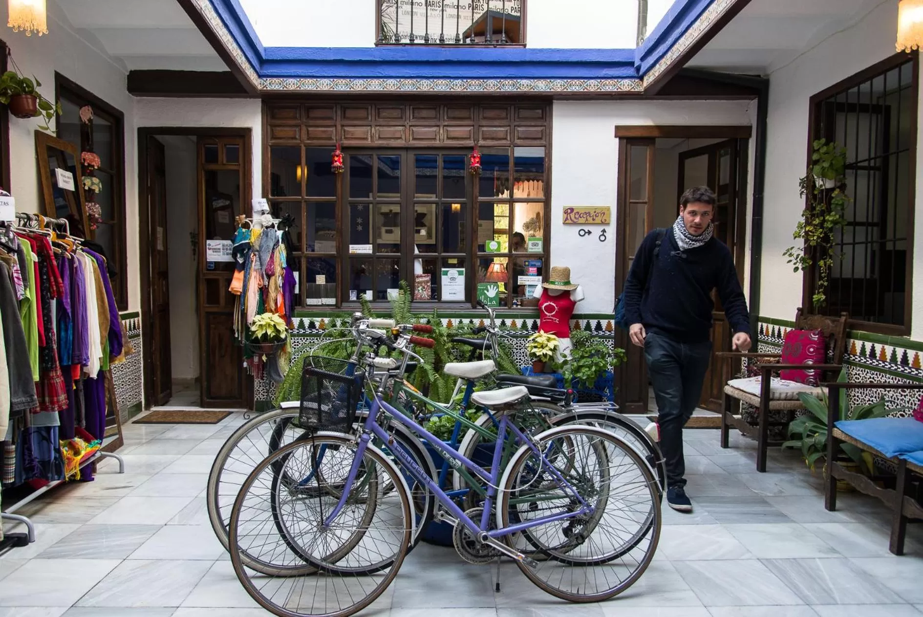 Guests in Backpacker Al-Katre