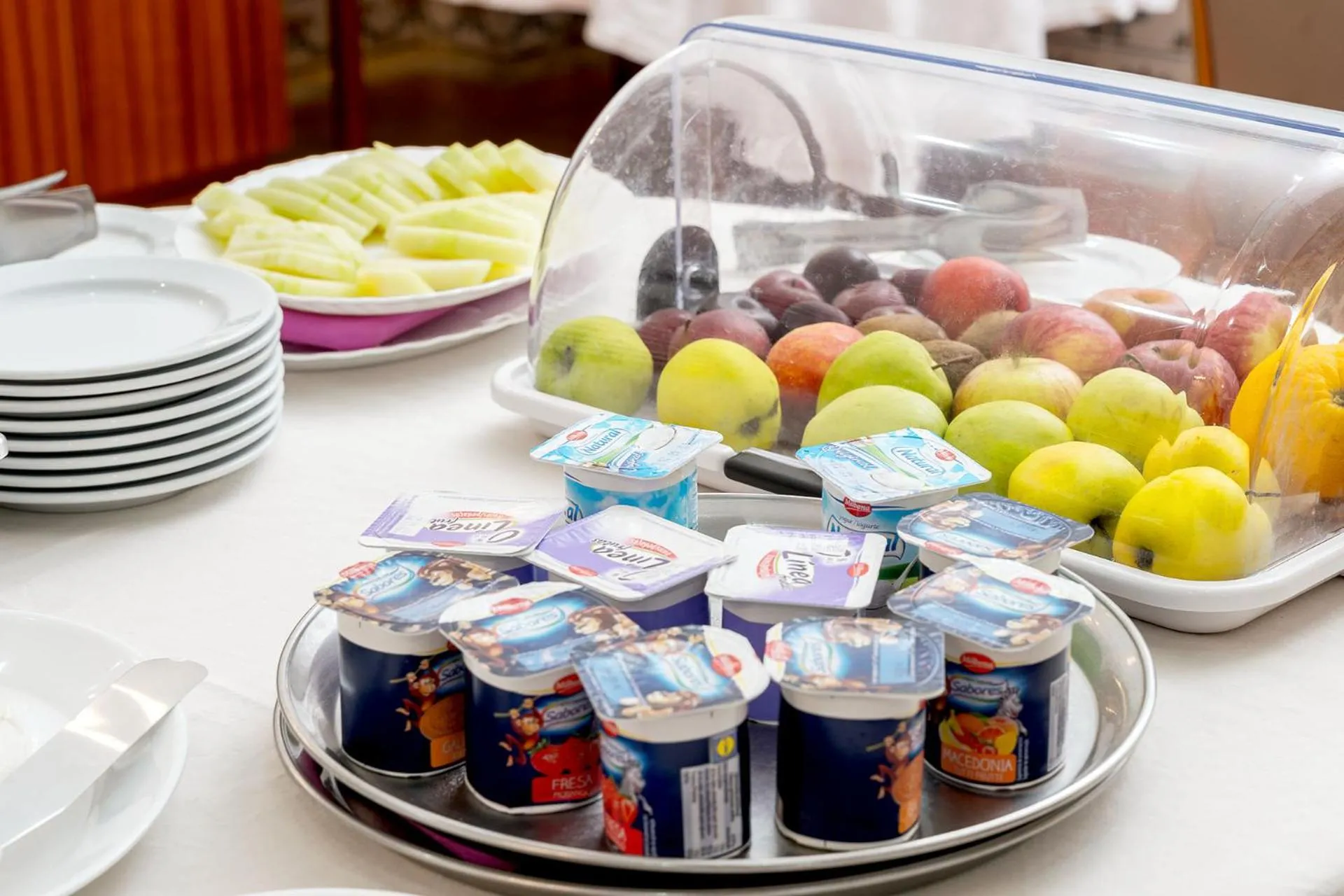 Breakfast in Colina do Mar