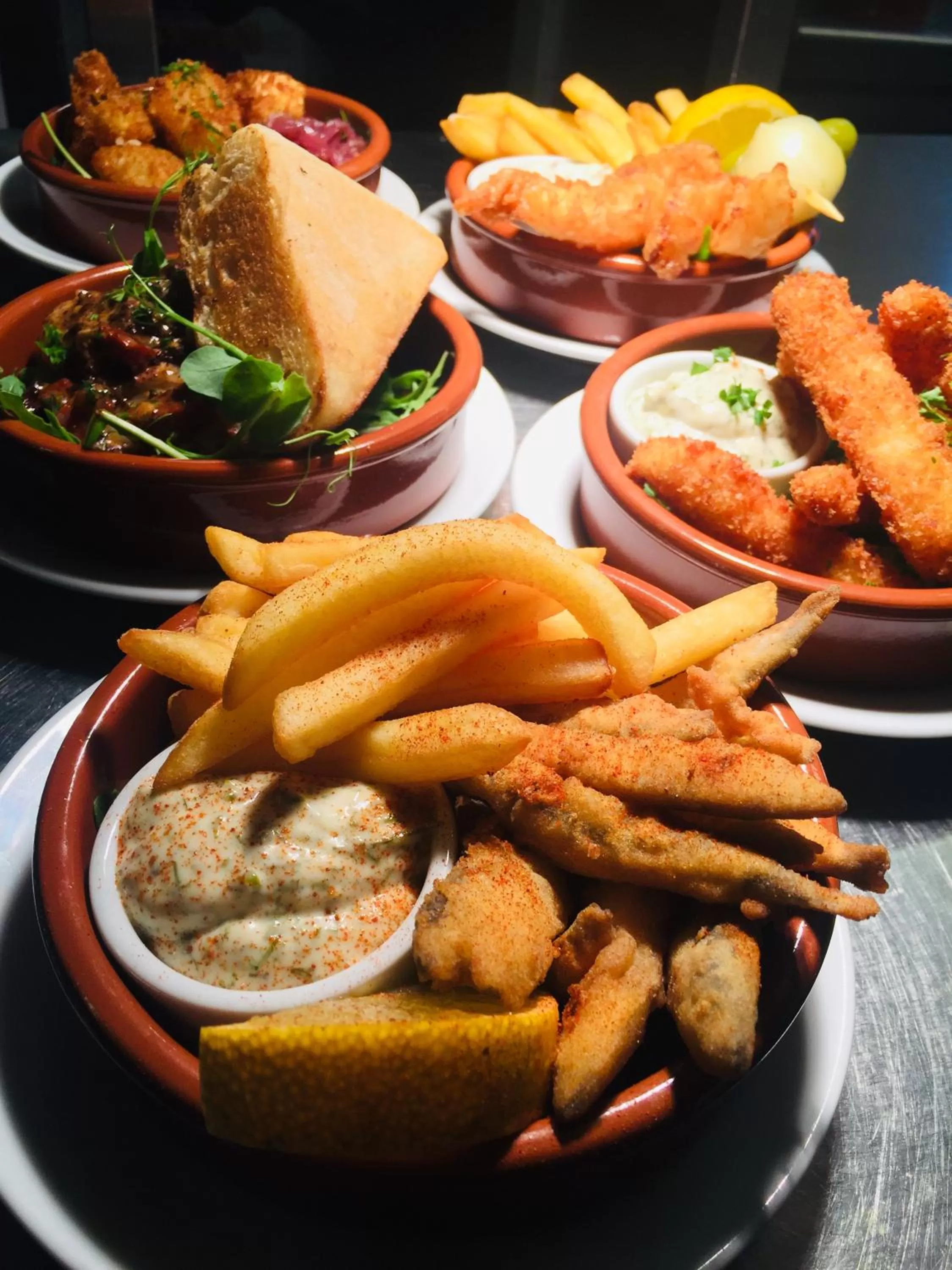 Restaurant/places to eat in The Highworth Hotel