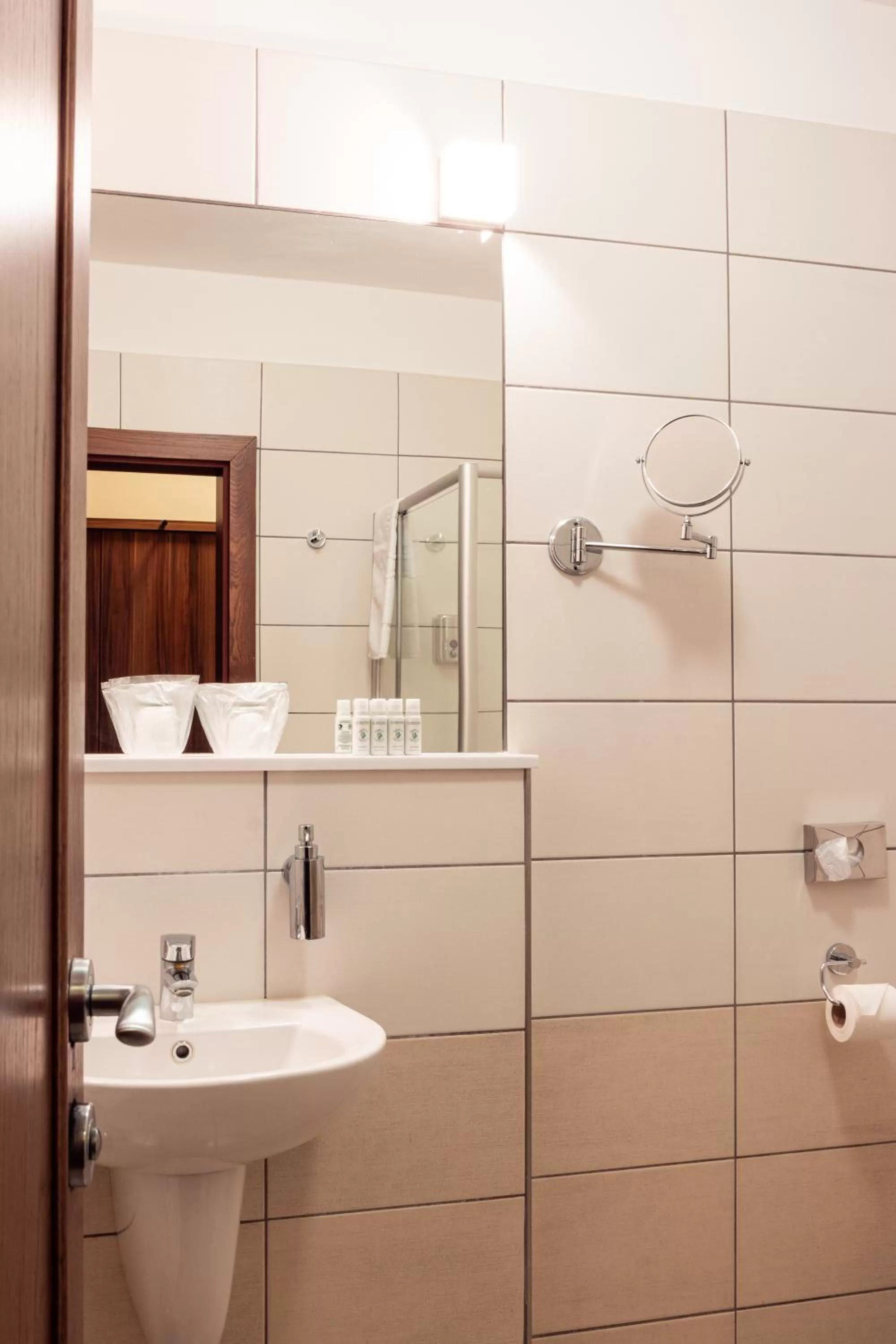 Shower, Bathroom in Hotel Studanka