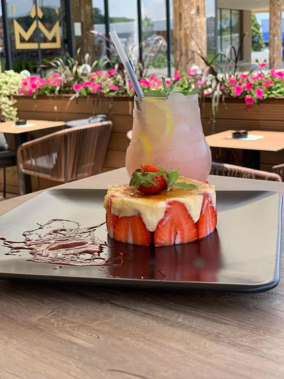 Restaurant/places to eat in Royal Residence