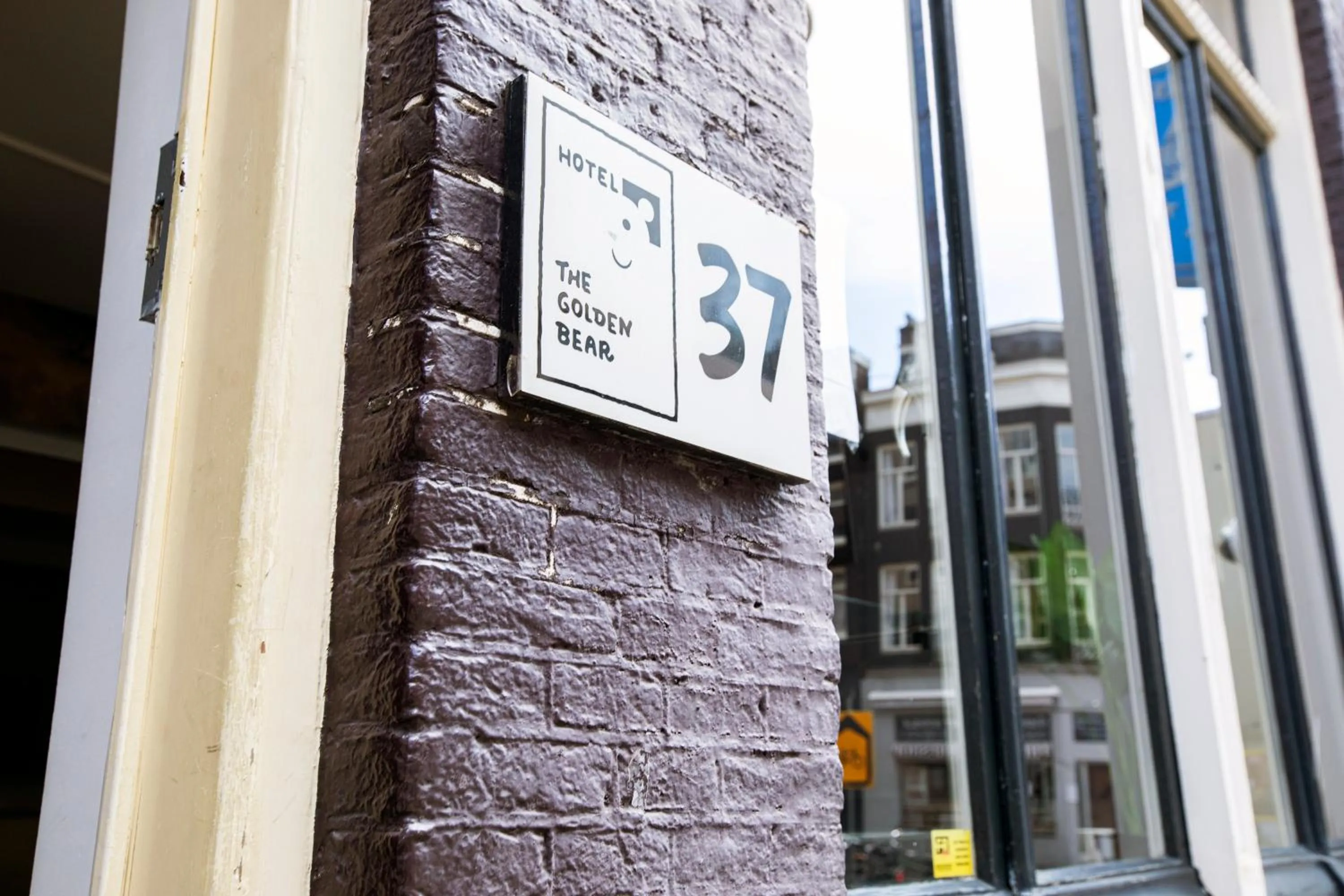 Facade/entrance in Quentin Golden Bear Hotel