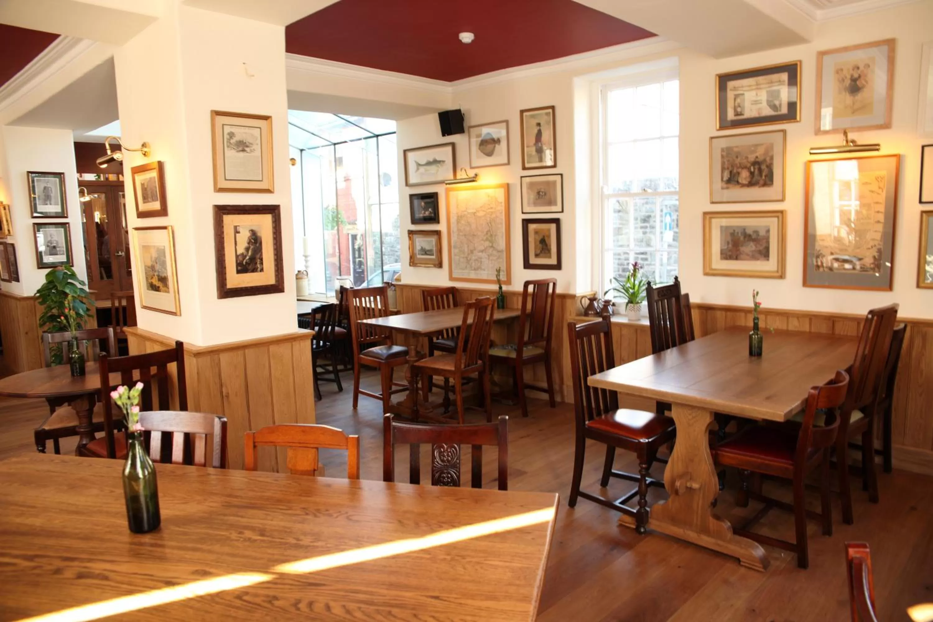 Restaurant/places to eat in The Erskine Arms