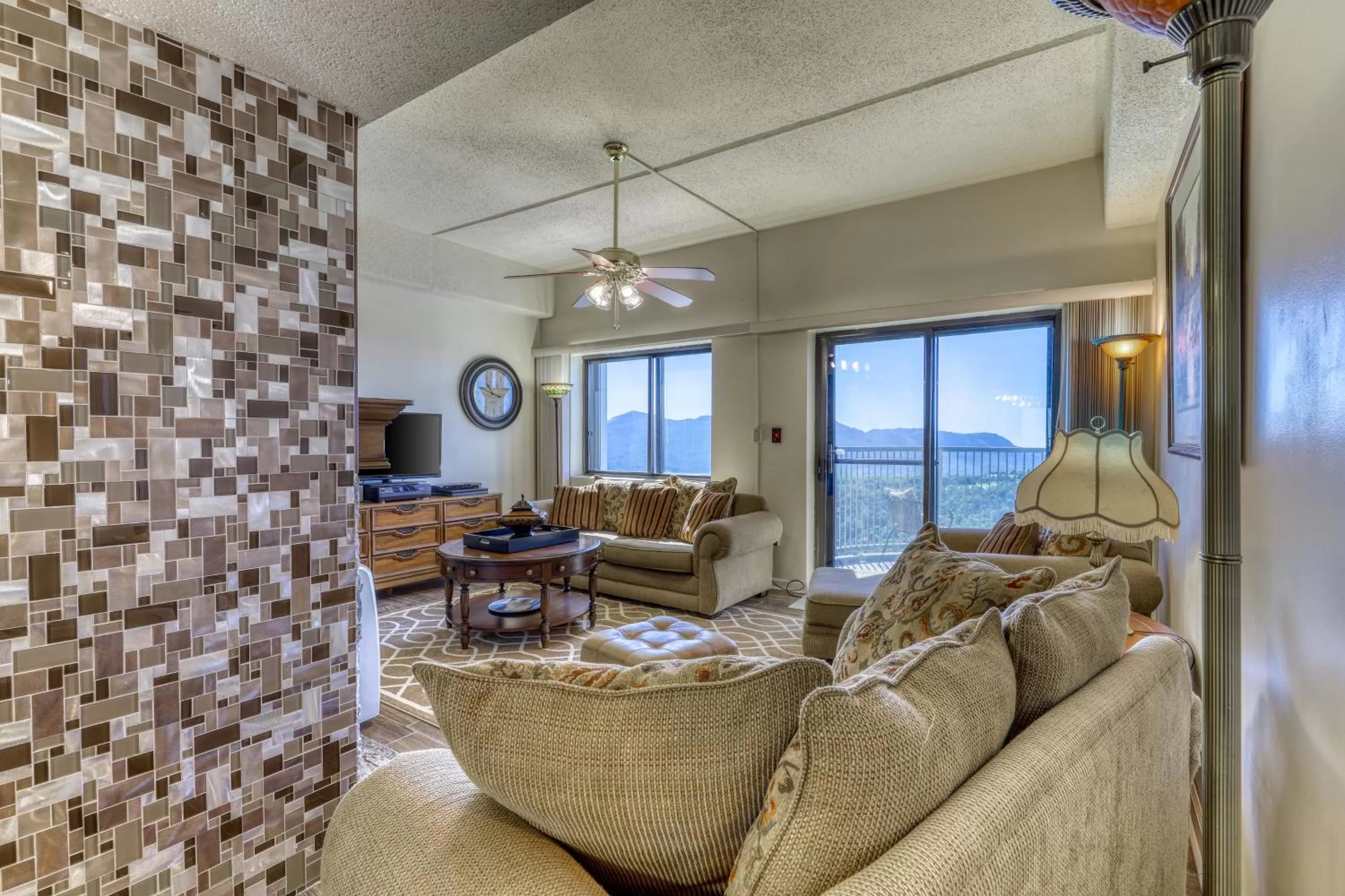 Seating Area in Sugar Top 2816