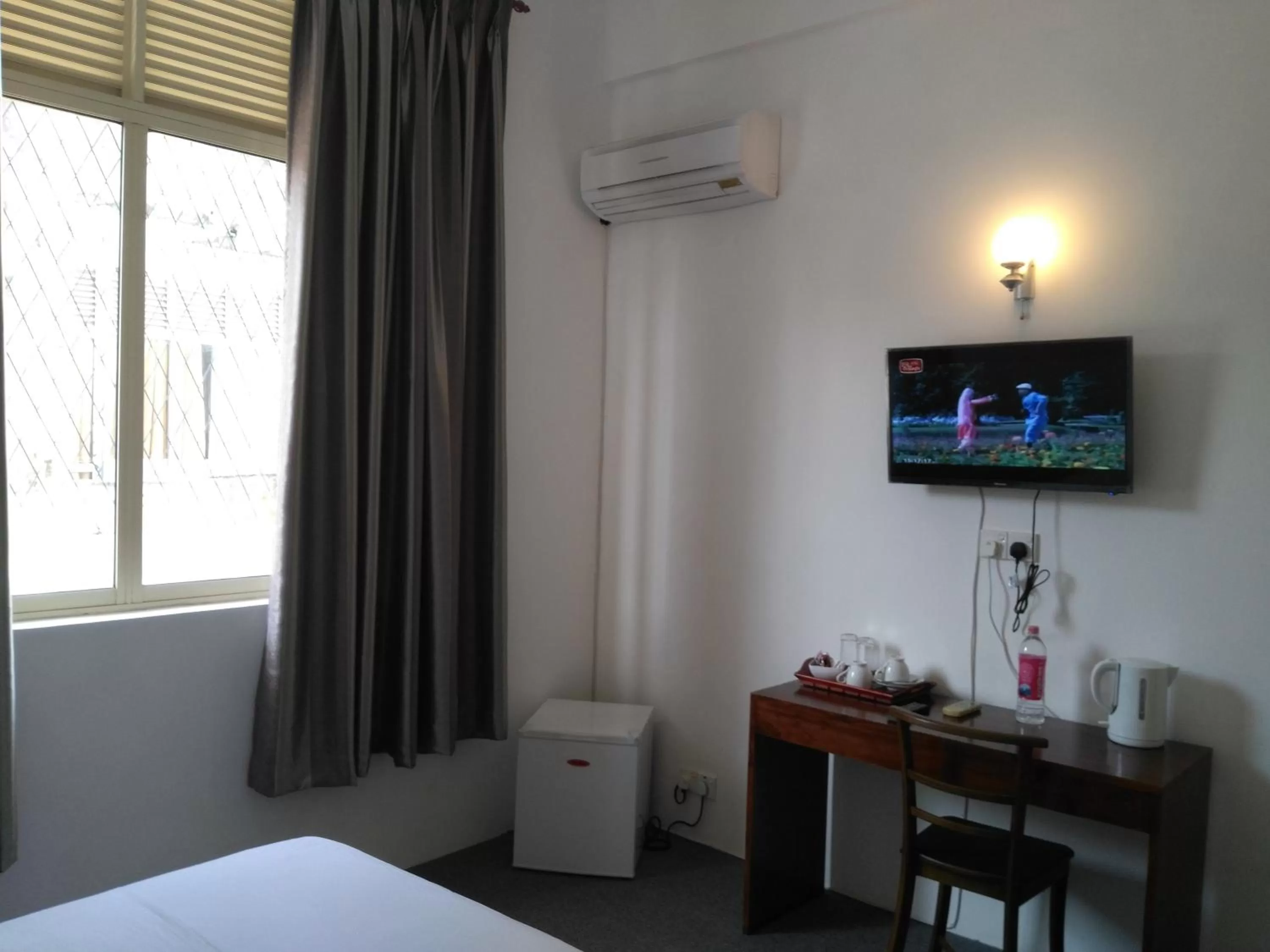 TV and multimedia, TV/Entertainment Center in West Inn Colombo