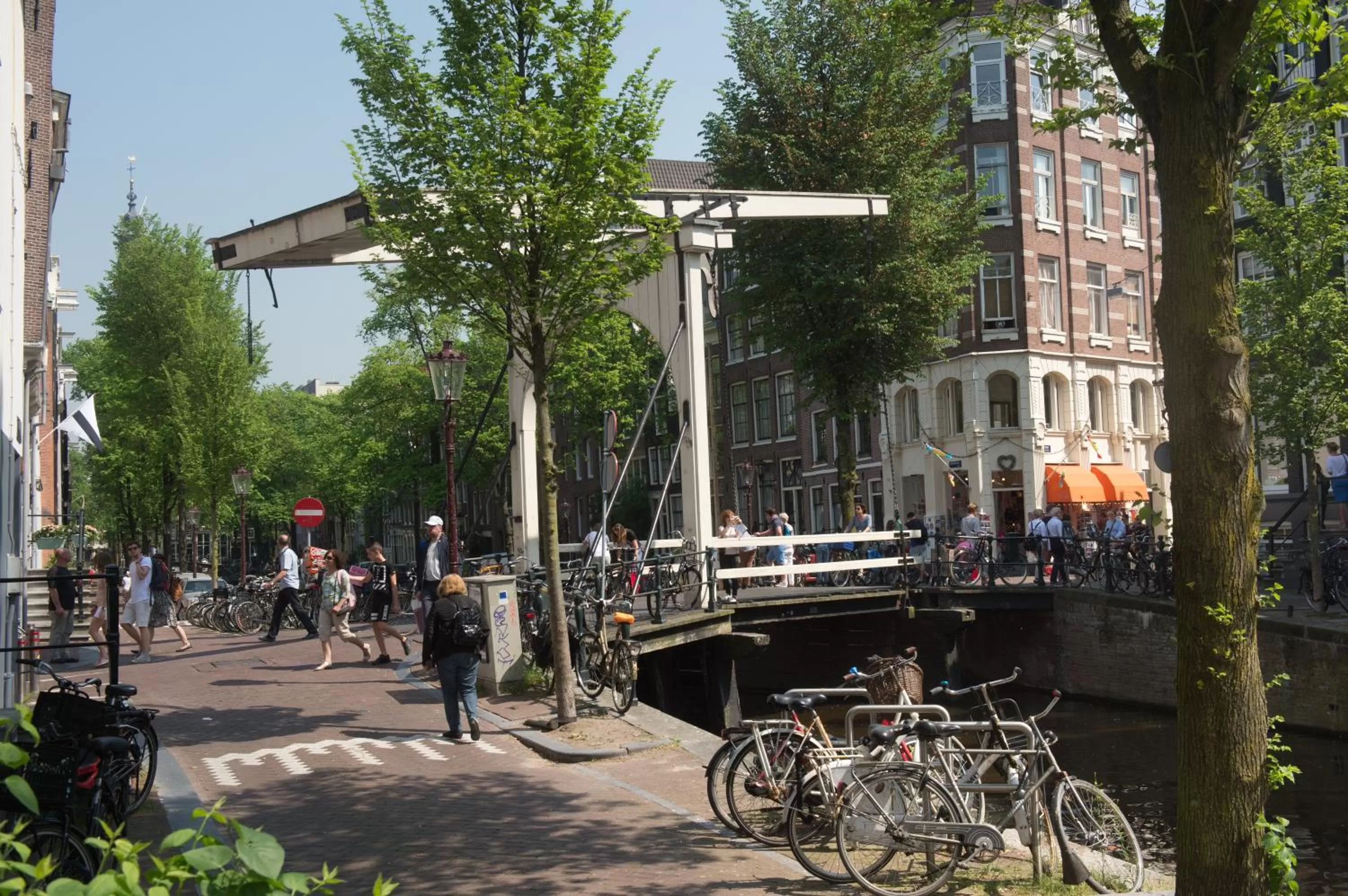 Street view in Rembrandtplein Hotel