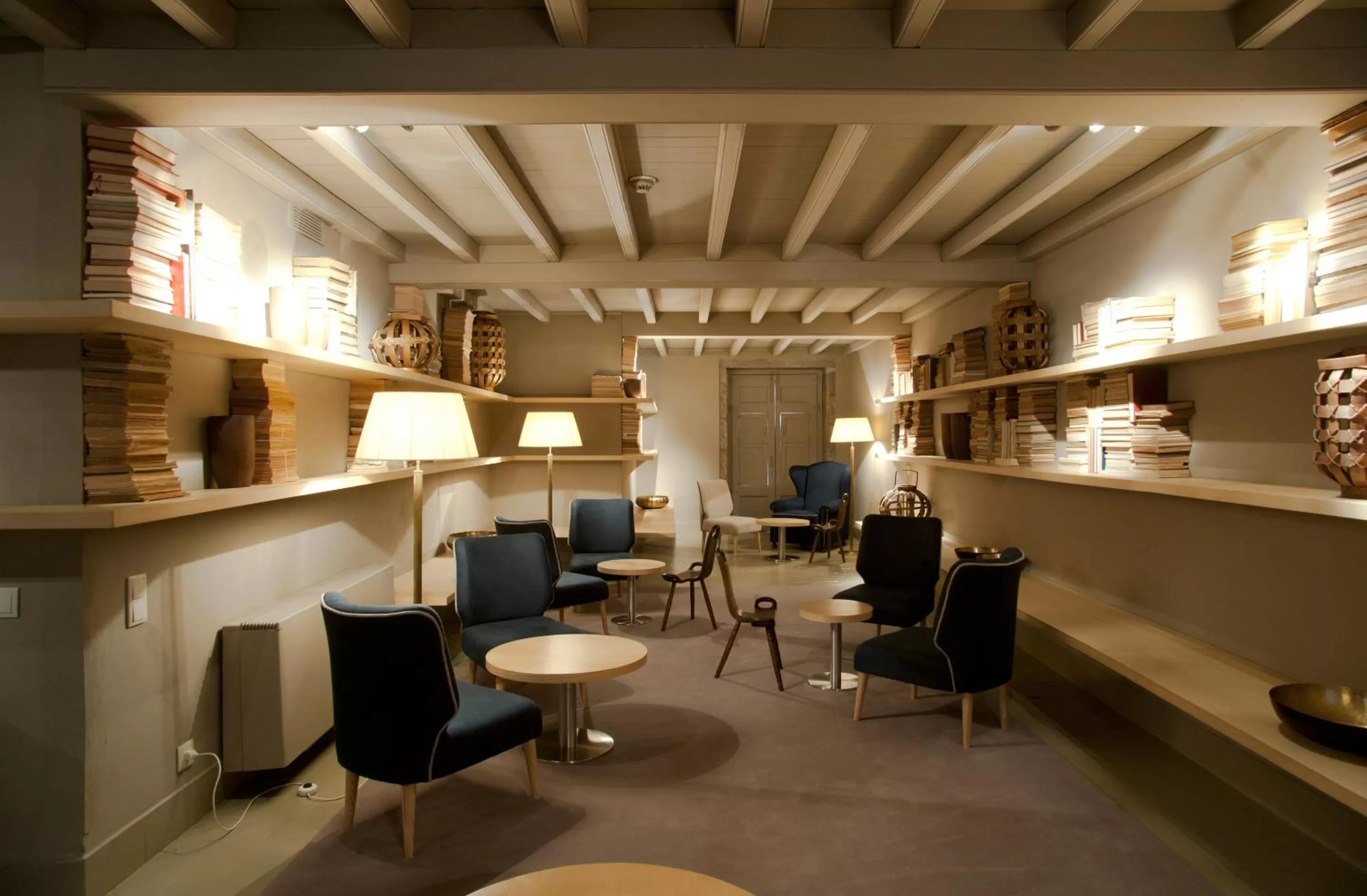 Communal lounge/ TV room in Hotel da Oliveira