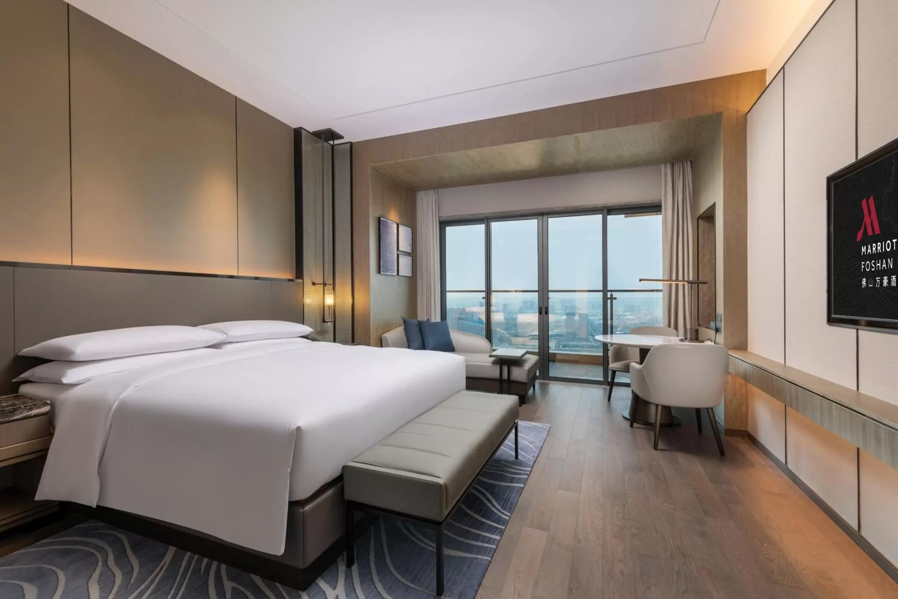 King Room with Terrace in Foshan Marriott Hotel King Room with Terrace in Foshan Marriott Hotel