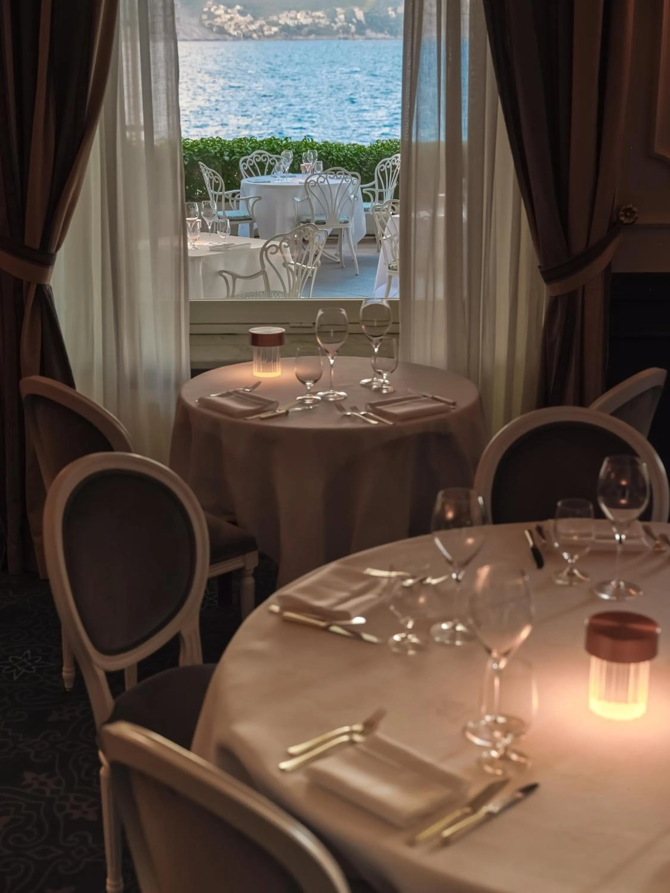 Restaurant/places to eat in Grand Hotel Miramare