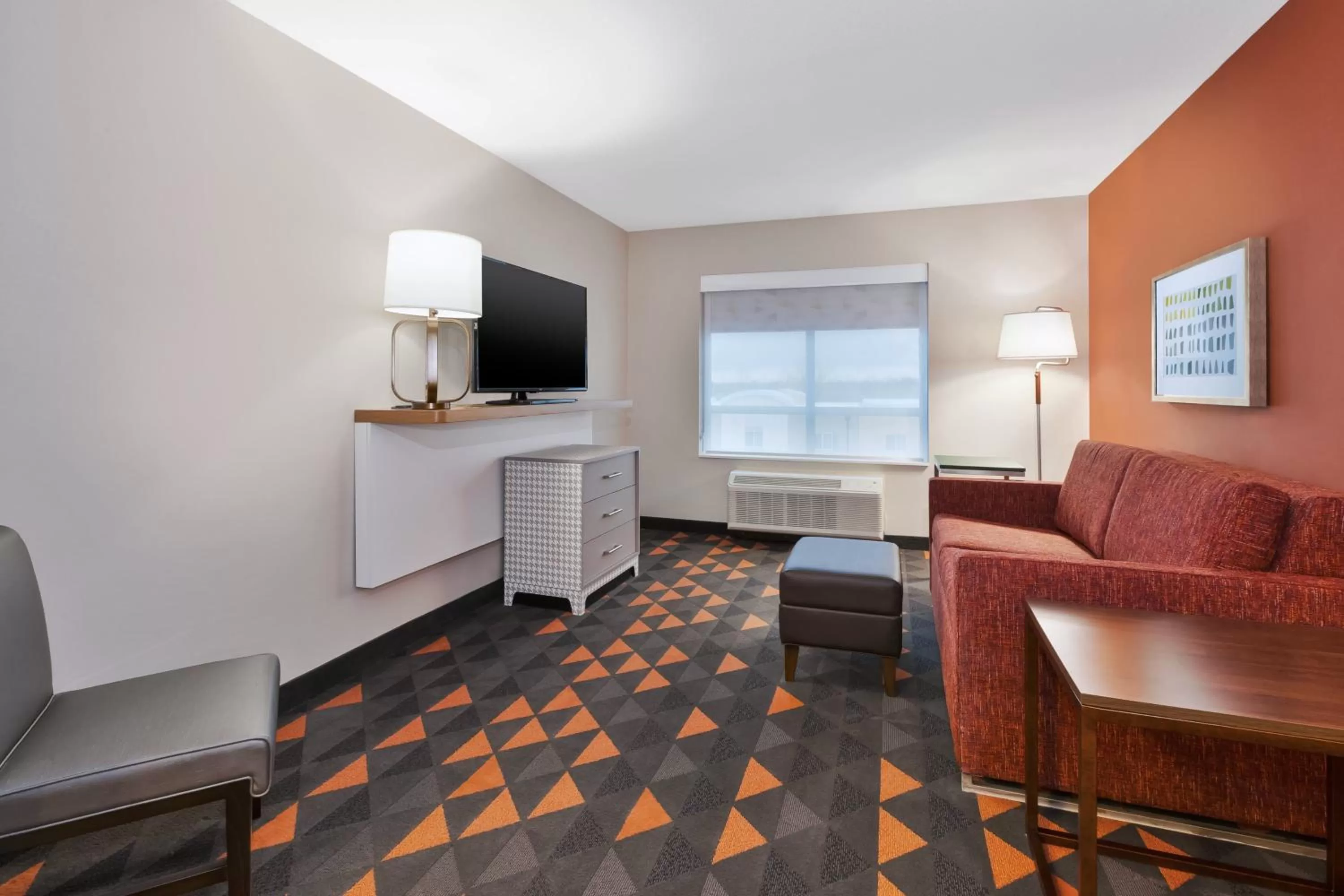 Bedroom in Holiday Inn & Suites - Toledo Southwest - Perrysburg by IHG