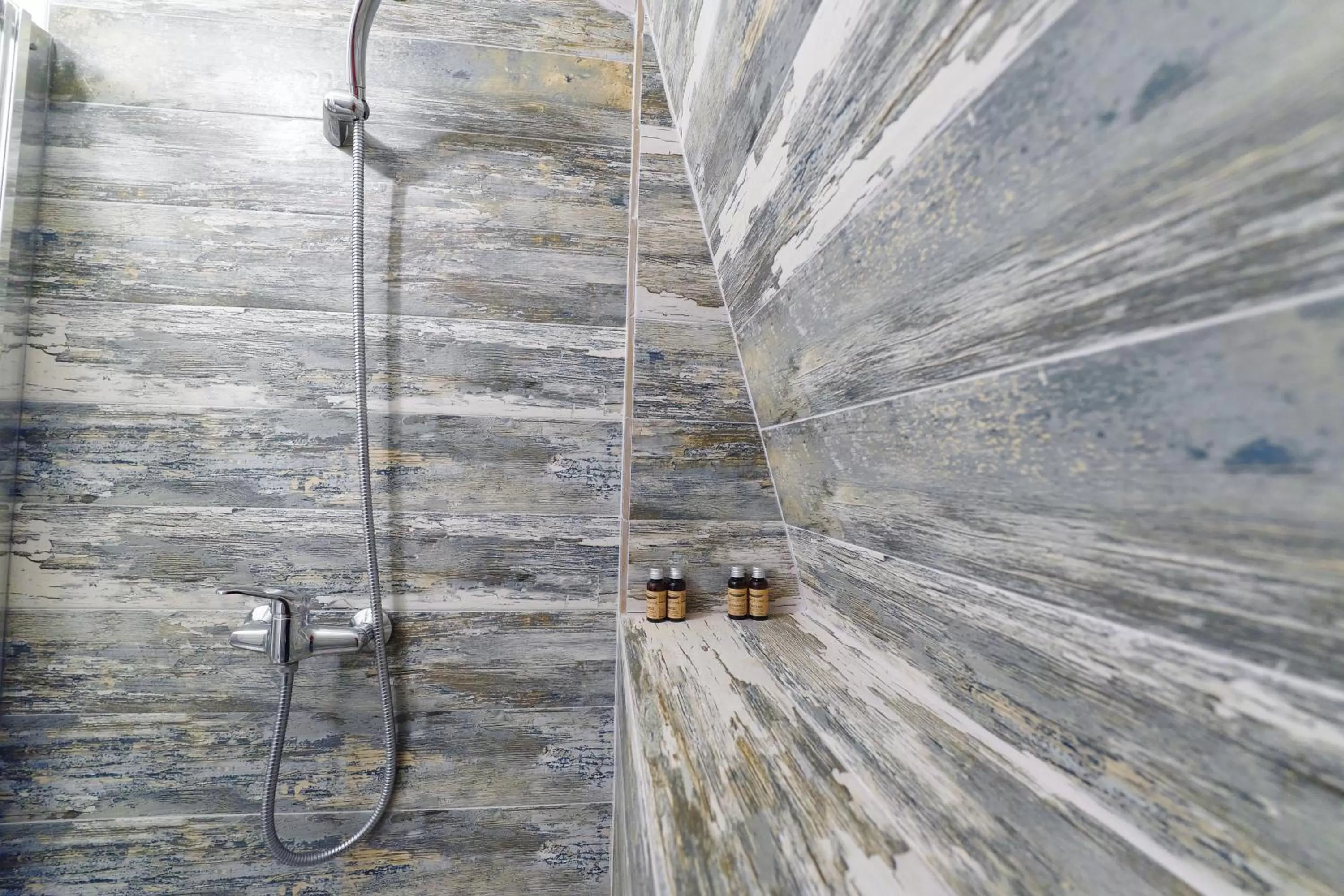 Shower in Bella House